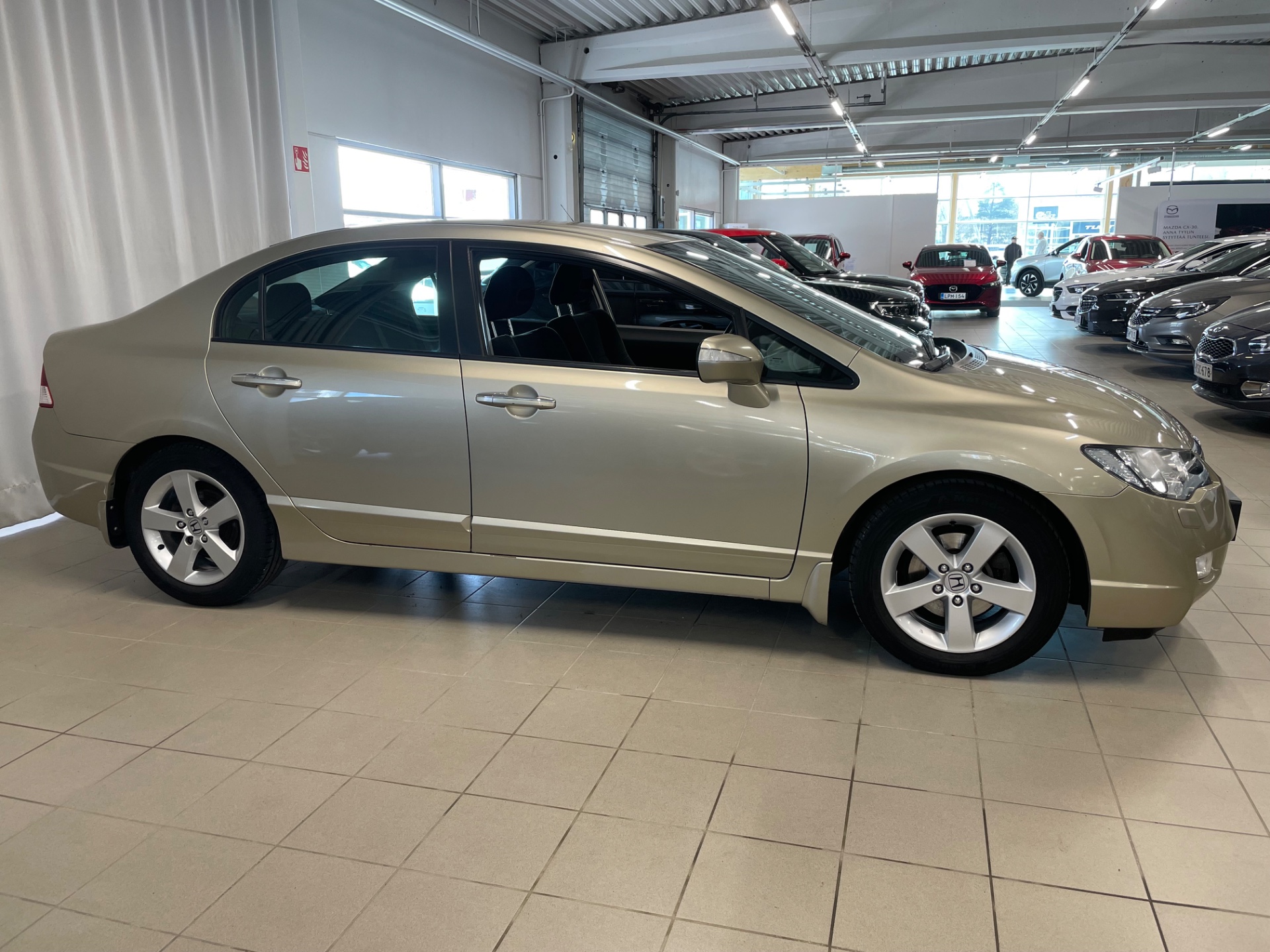 HONDA CIVIC 4D 1,8i Executive