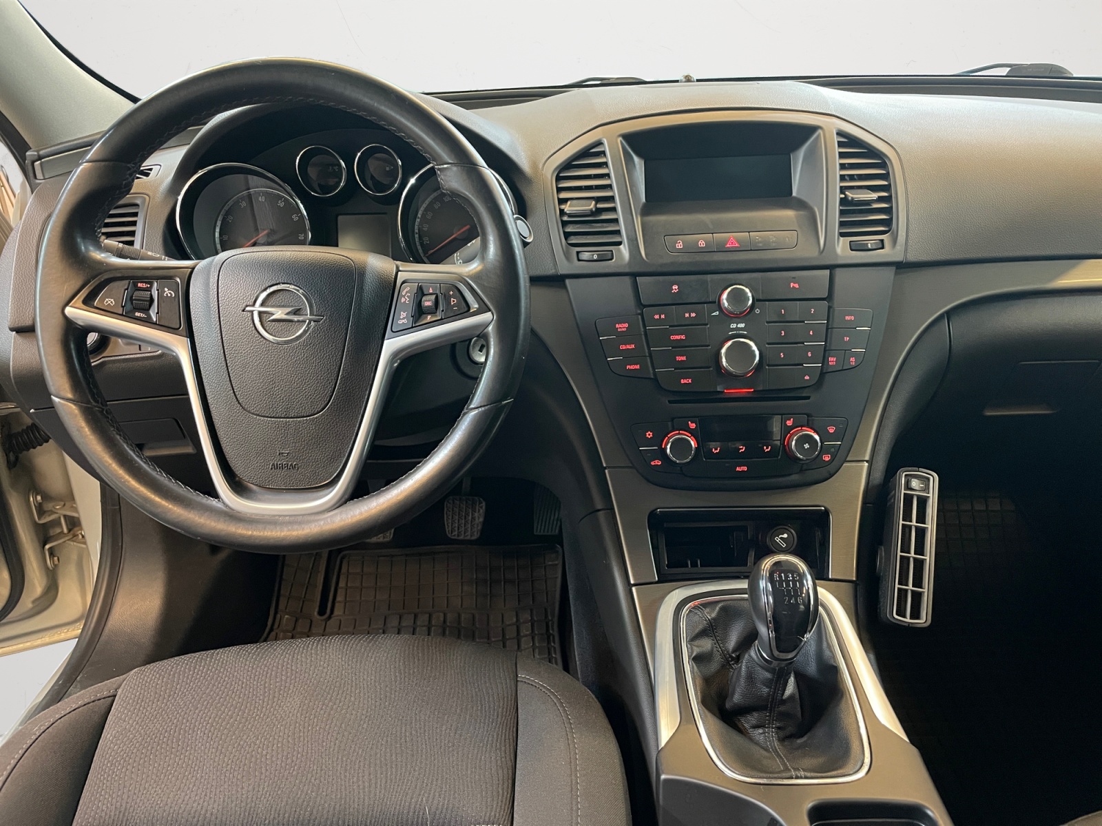 OPEL Insignia 12