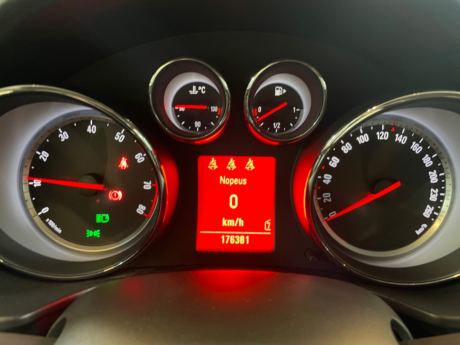 OPEL Insignia 14