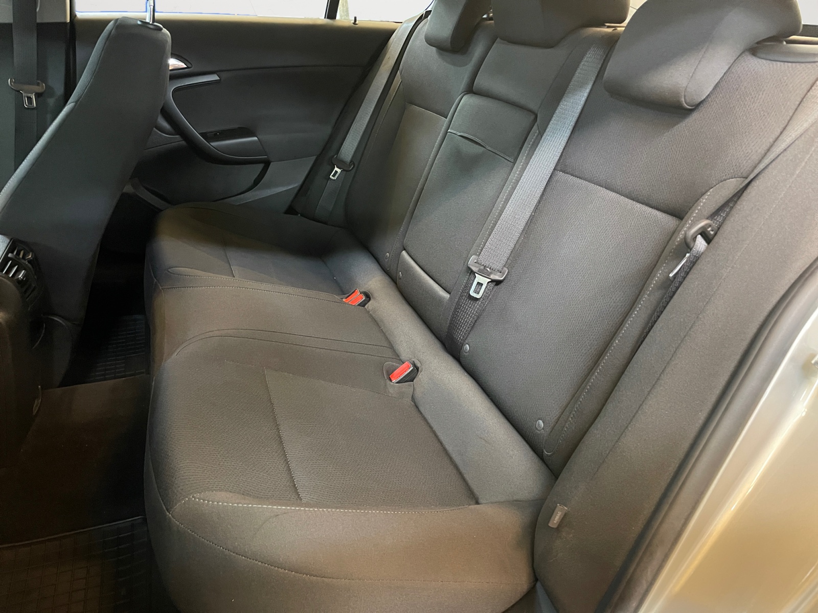 OPEL Insignia 16