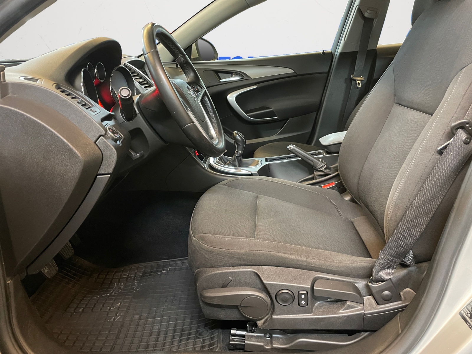 OPEL Insignia 10