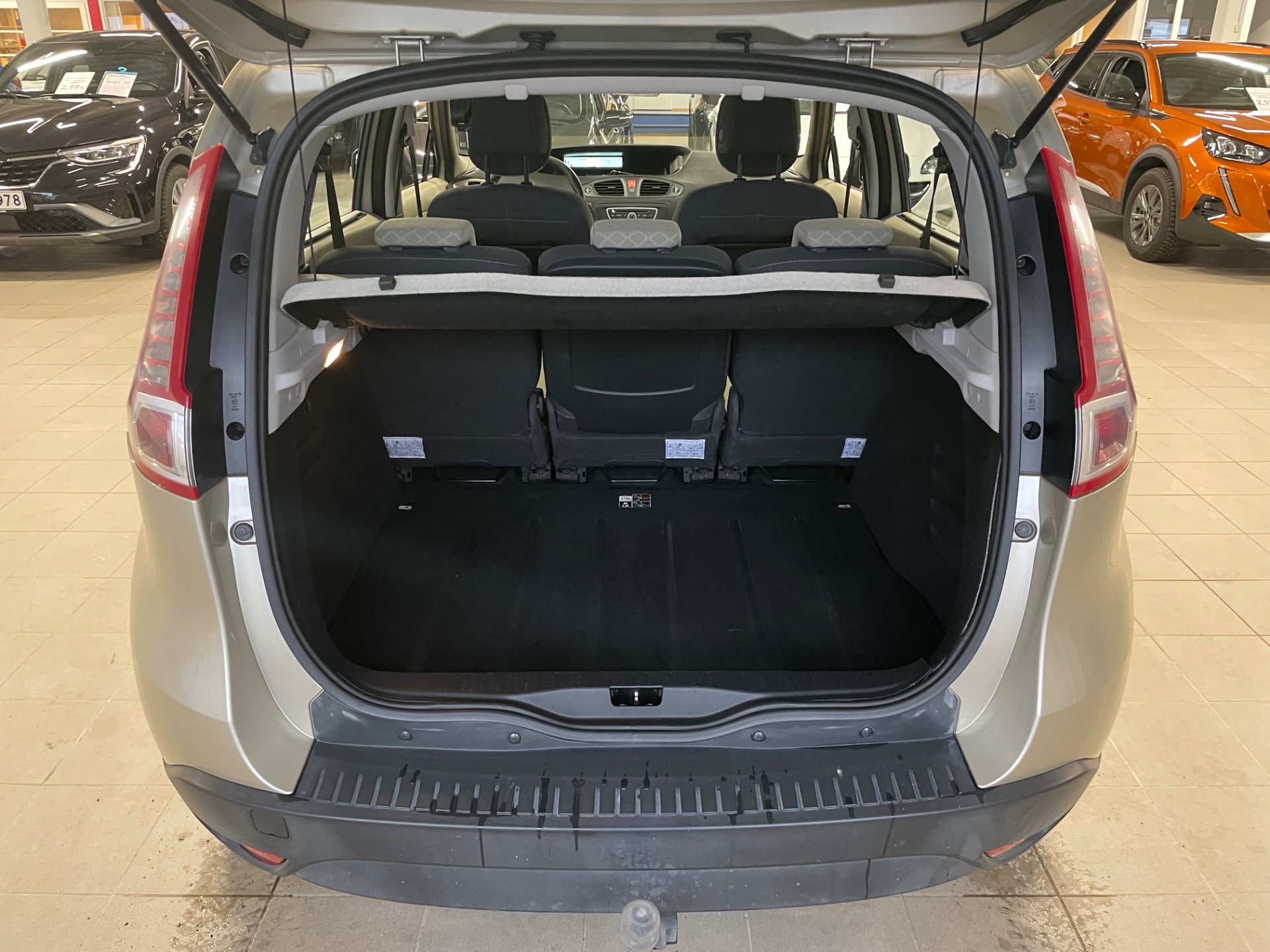 RENAULT Scenic Expression 2,0 16V CVT