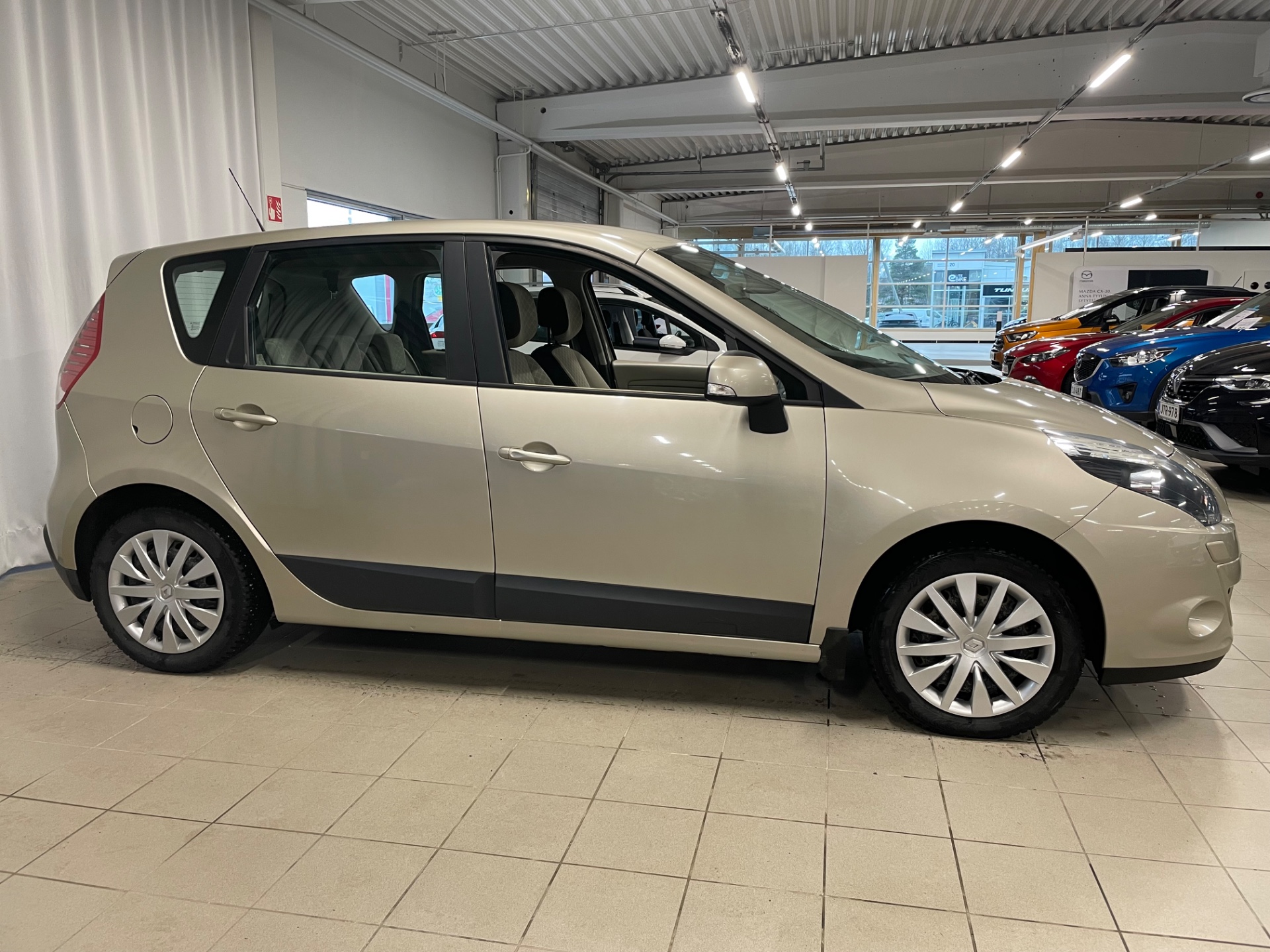 RENAULT Scenic Expression 2,0 16V CVT