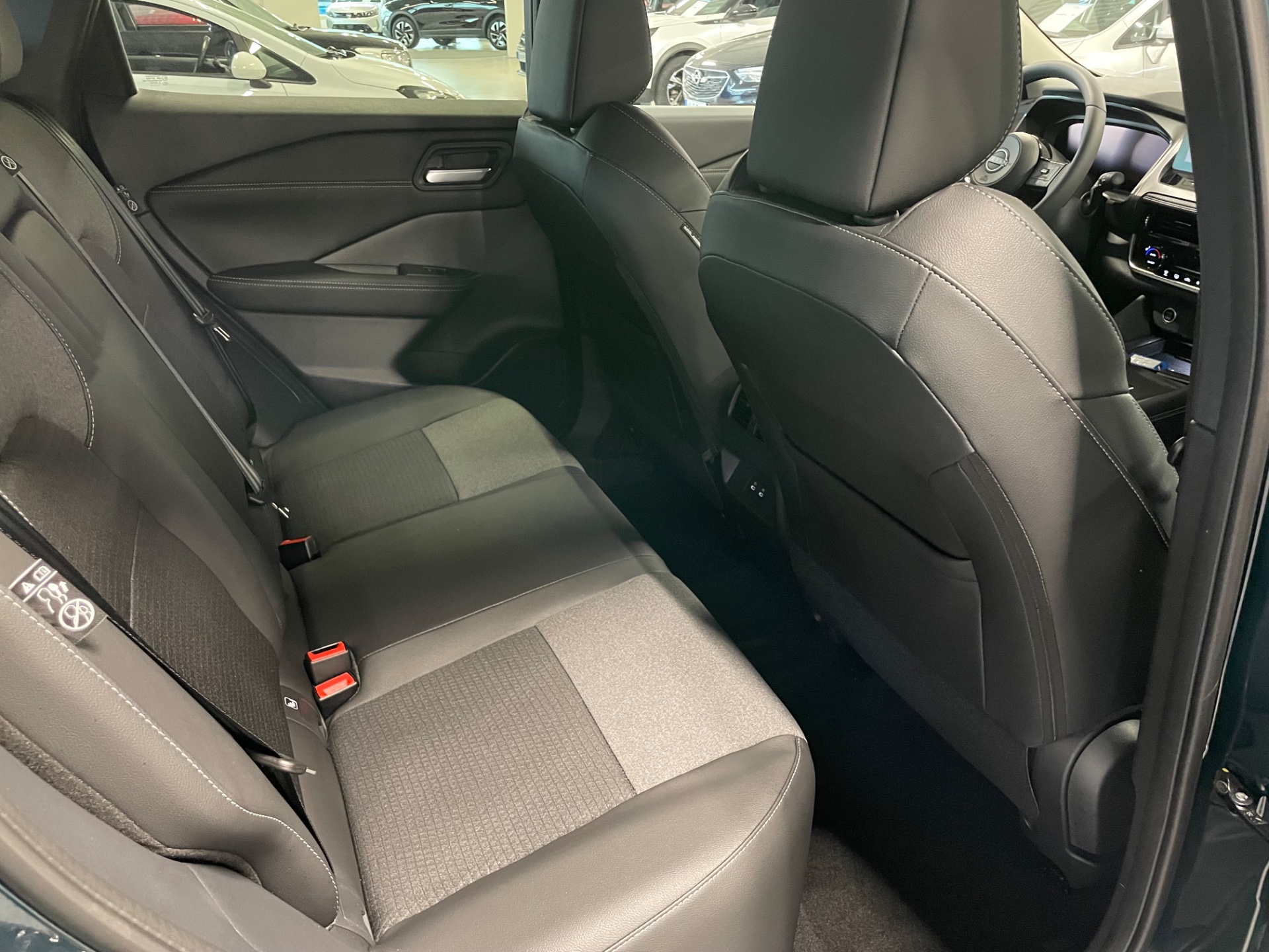 Nissan Qashqai MHEV 158 Xtronic 2WD N-Connecta 2-tone MY24