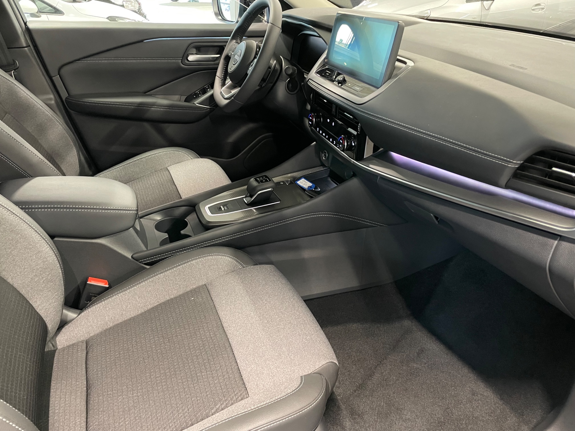 Nissan Qashqai MHEV 158 Xtronic 2WD N-Connecta 2-tone MY24