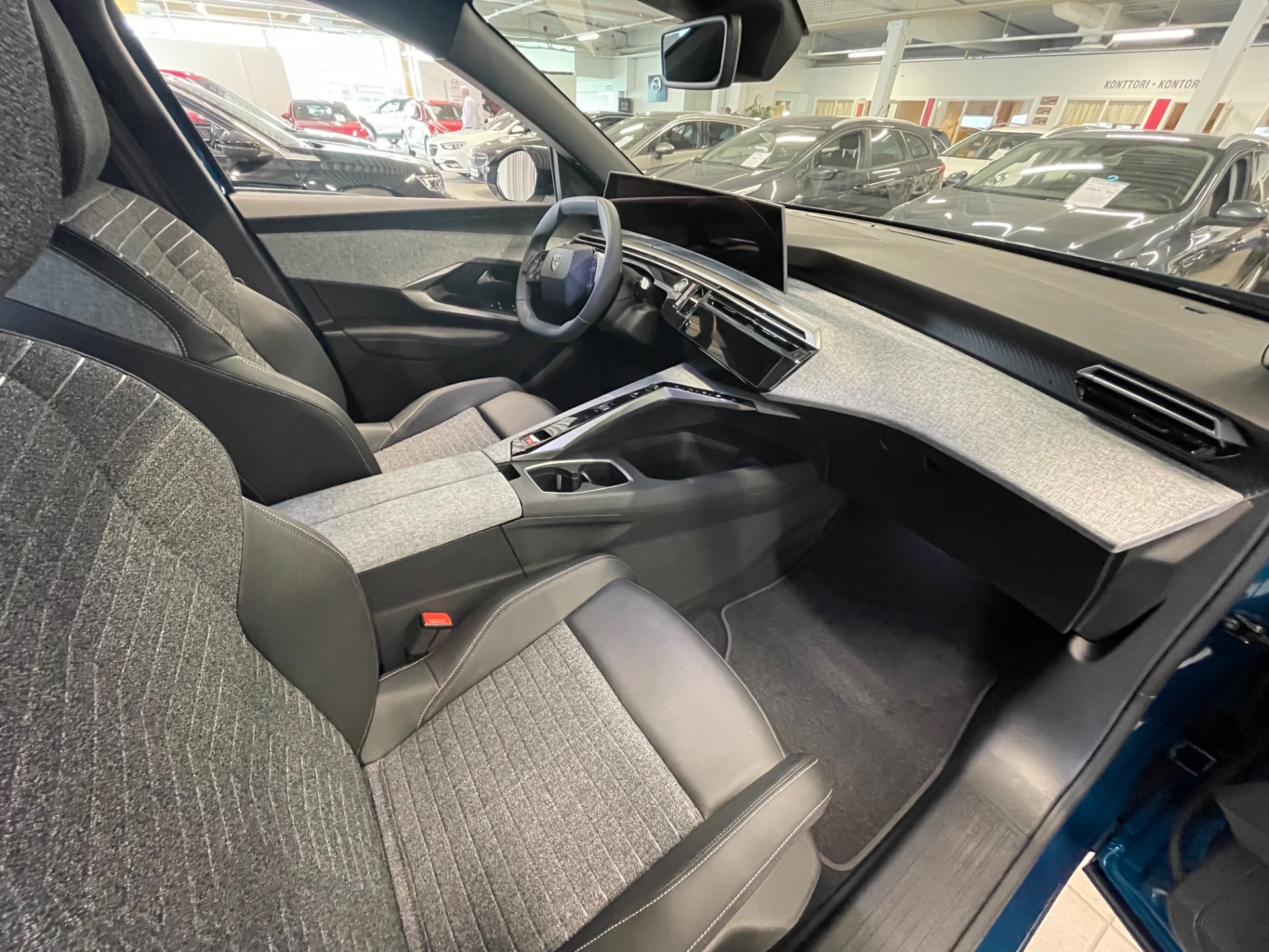 Peugeot 3008 Allure Edition Hybrid 145 Automaatti/ rahoitus 0% korko ja 0€ kulut