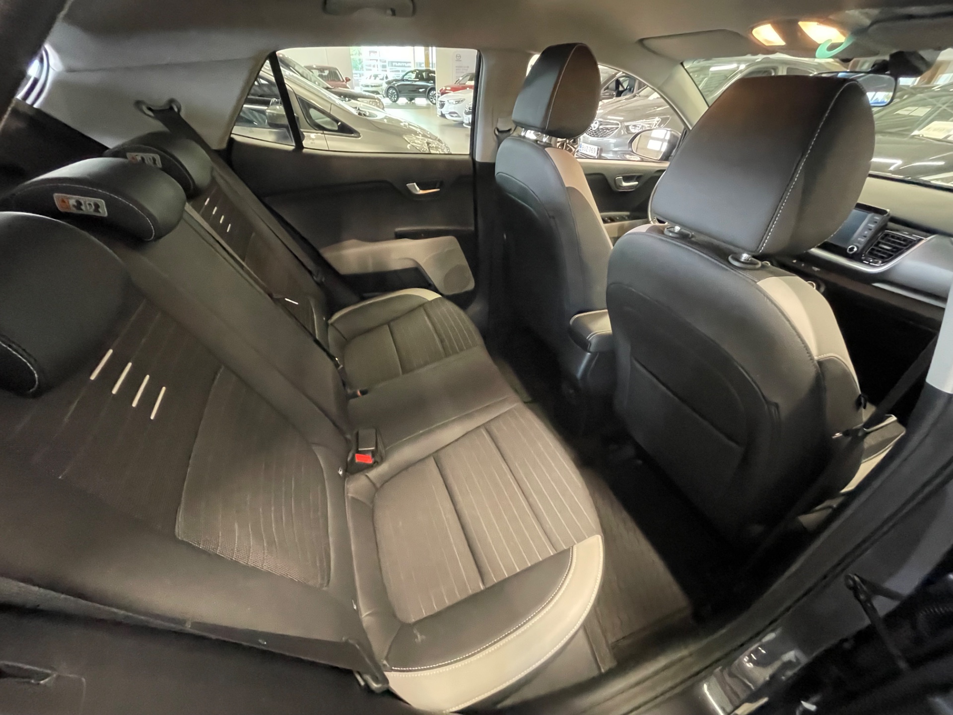 KIA Stonic 1,0 T-GDI ISG 100hv EX EcoDynamics / 1 Omistaja / Täydellinen merkkiliikkeen huoltokirja