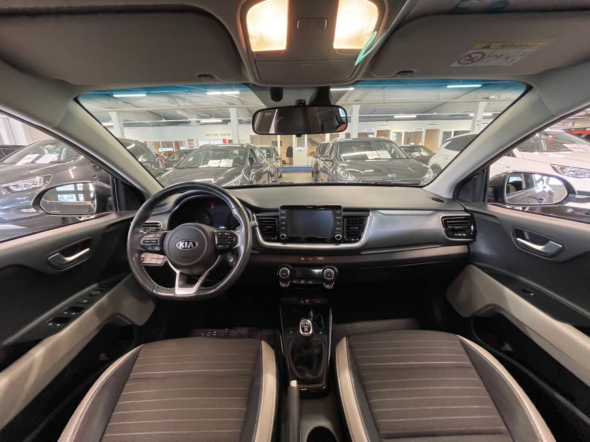 KIA Stonic 1,0 T-GDI ISG 100hv EX EcoDynamics / 1 Omistaja / Täydellinen merkkiliikkeen huoltokirja