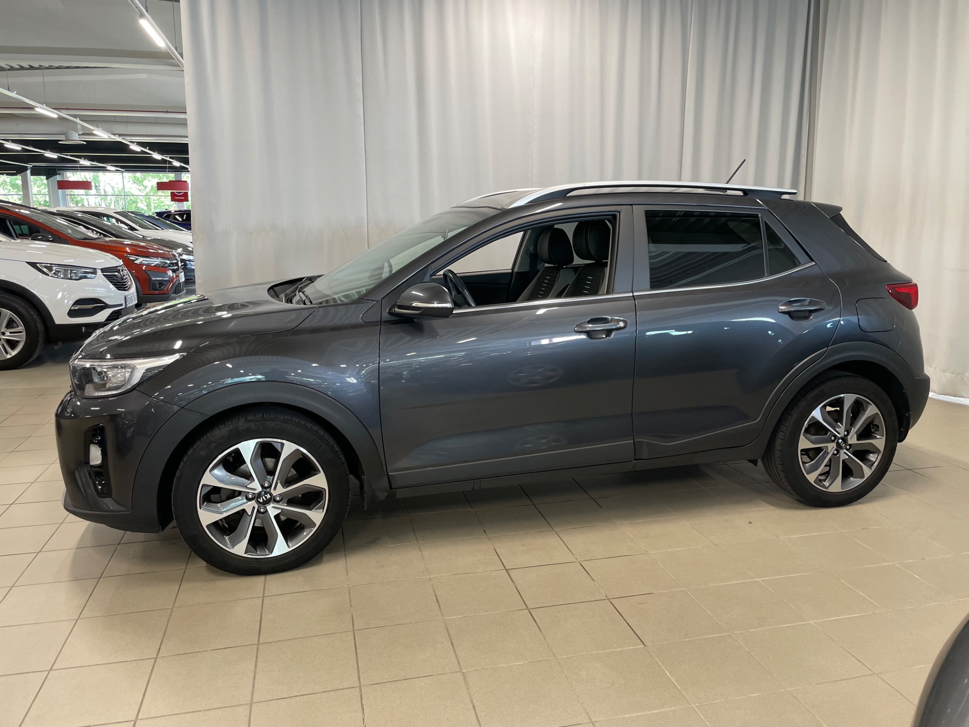KIA Stonic 1,0 T-GDI ISG 100hv EX EcoDynamics / 1 Omistaja / Täydellinen merkkiliikkeen huoltokirja