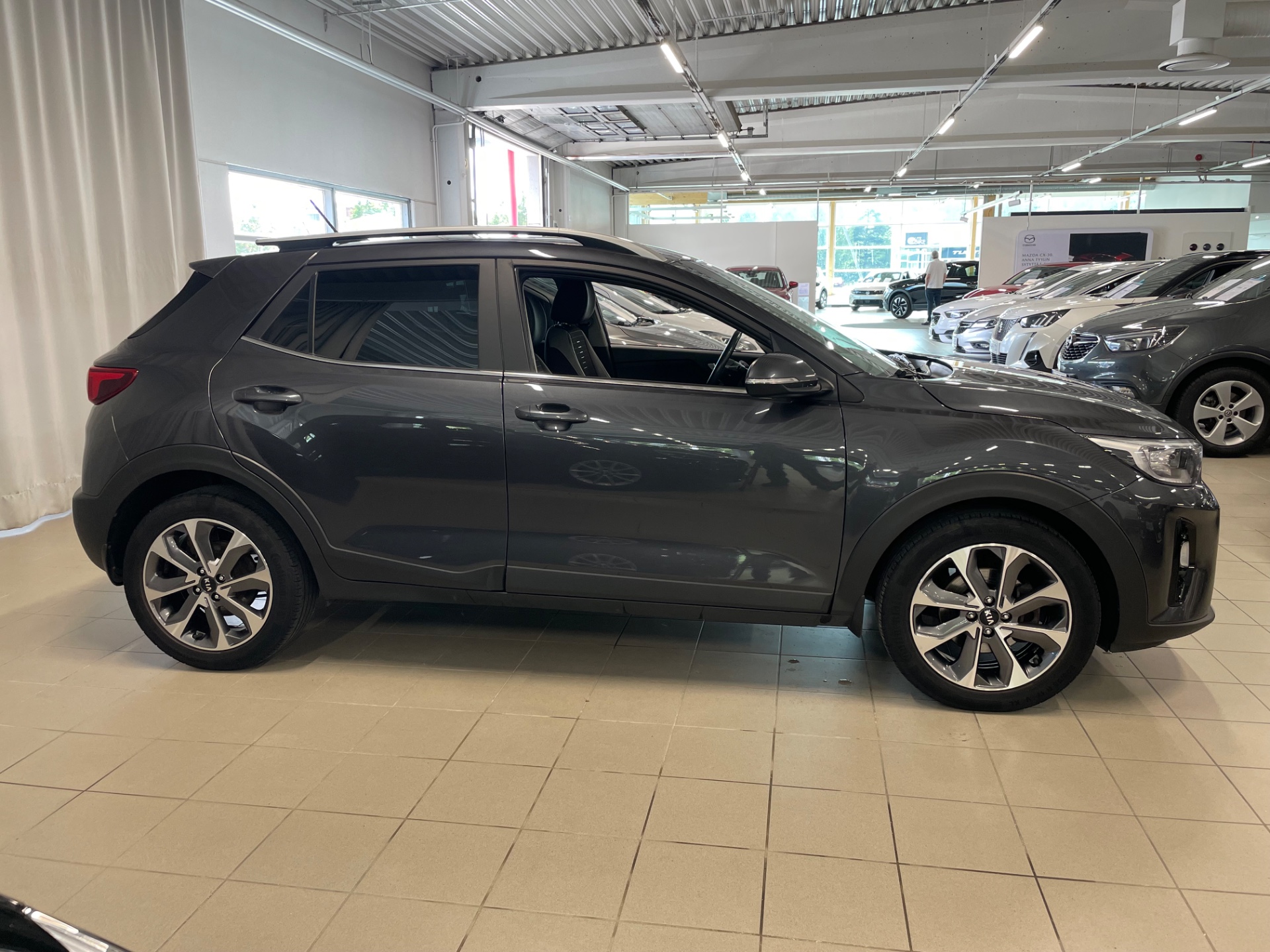 KIA Stonic 1,0 T-GDI ISG 100hv EX EcoDynamics / 1 Omistaja / Täydellinen merkkiliikkeen huoltokirja