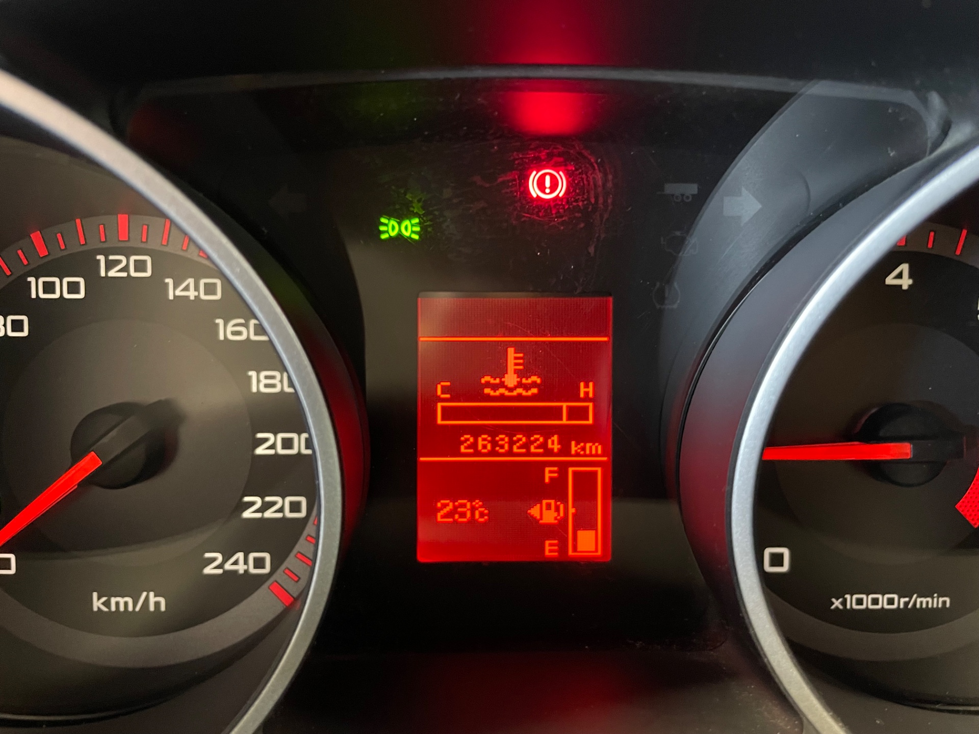 MITSUBISHI Outlander 2,4 MIVEC Intense MT Business