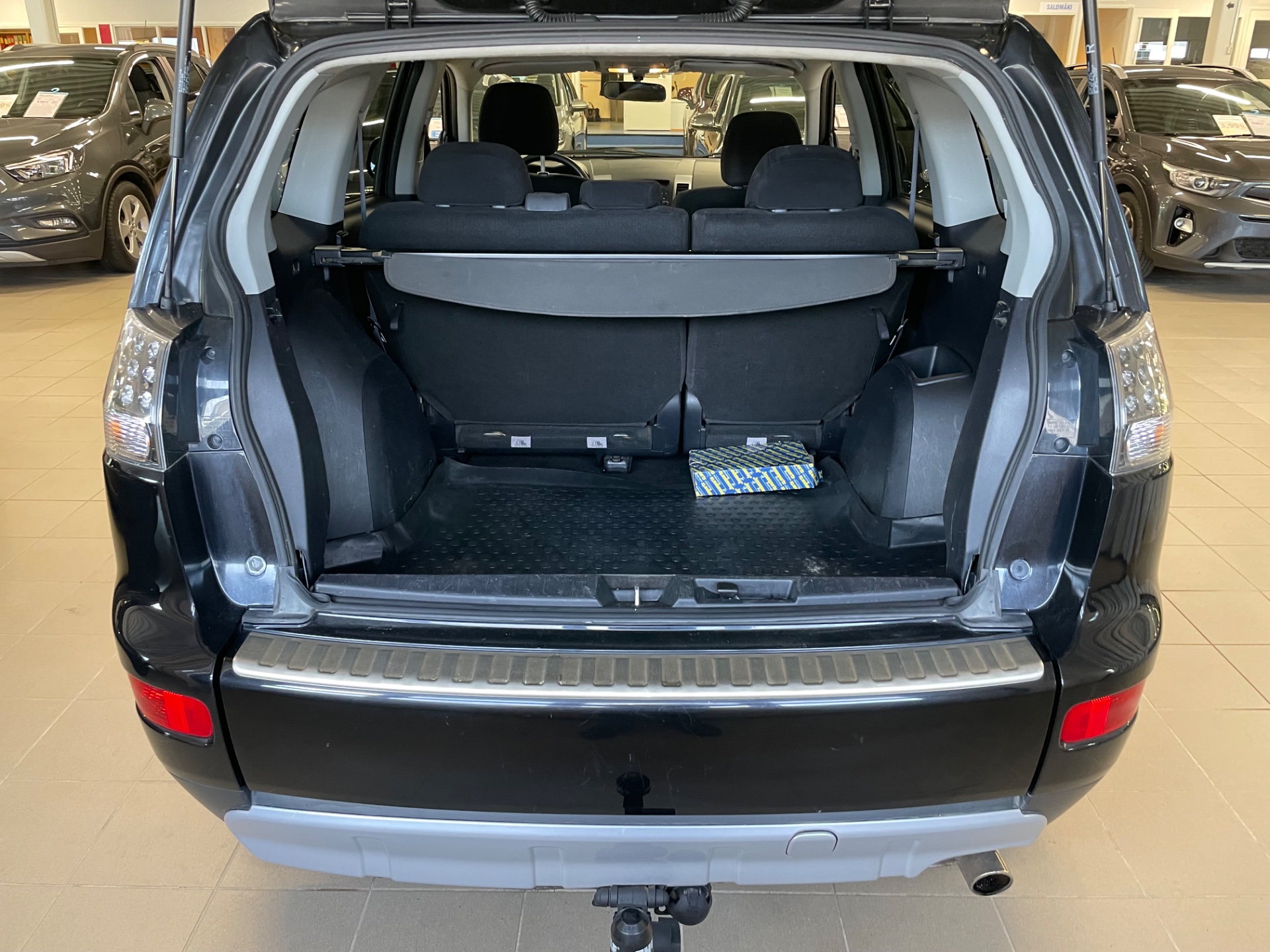 MITSUBISHI Outlander 2,4 MIVEC Intense MT Business