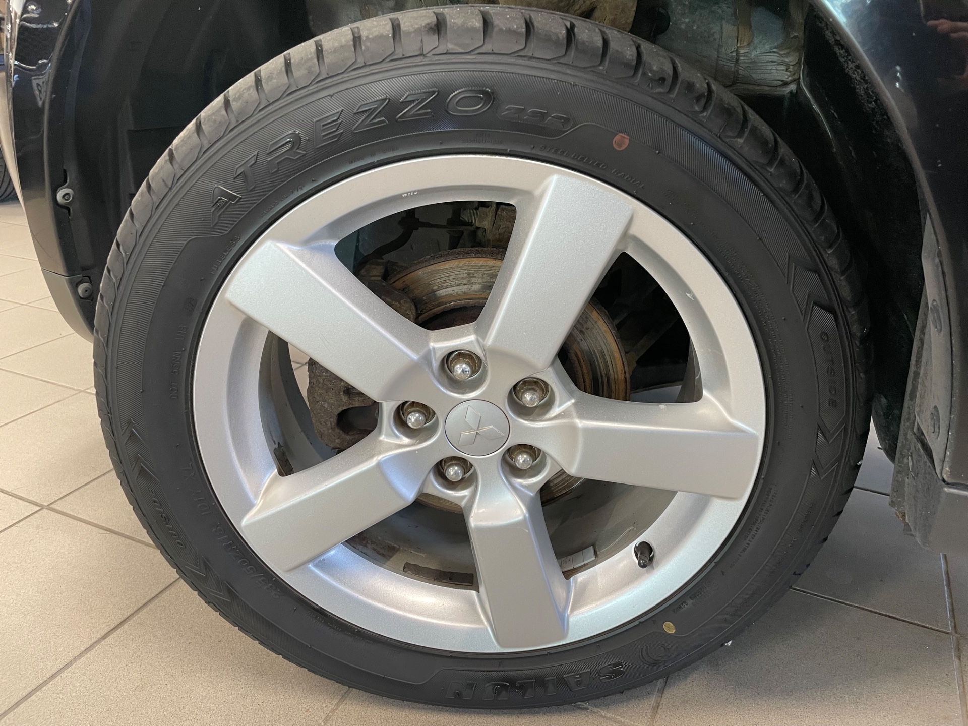 MITSUBISHI Outlander 2,4 MIVEC Intense MT Business