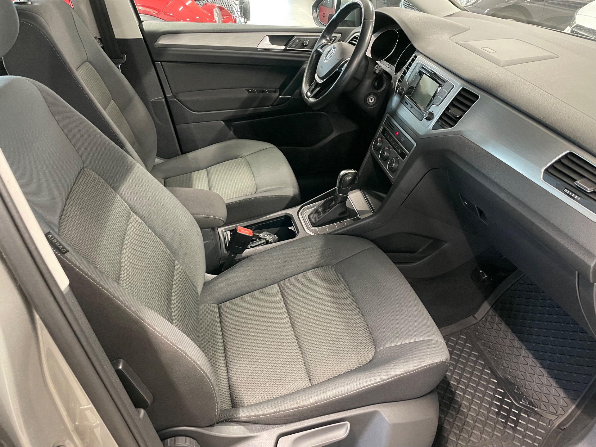 VOLKSWAGEN Golf Sportsvan Comfortline 1,2 TSI 81 kW (110 hv) DSG-automaatti / Siistikuntoinen / Jakohihna vaihdettu /