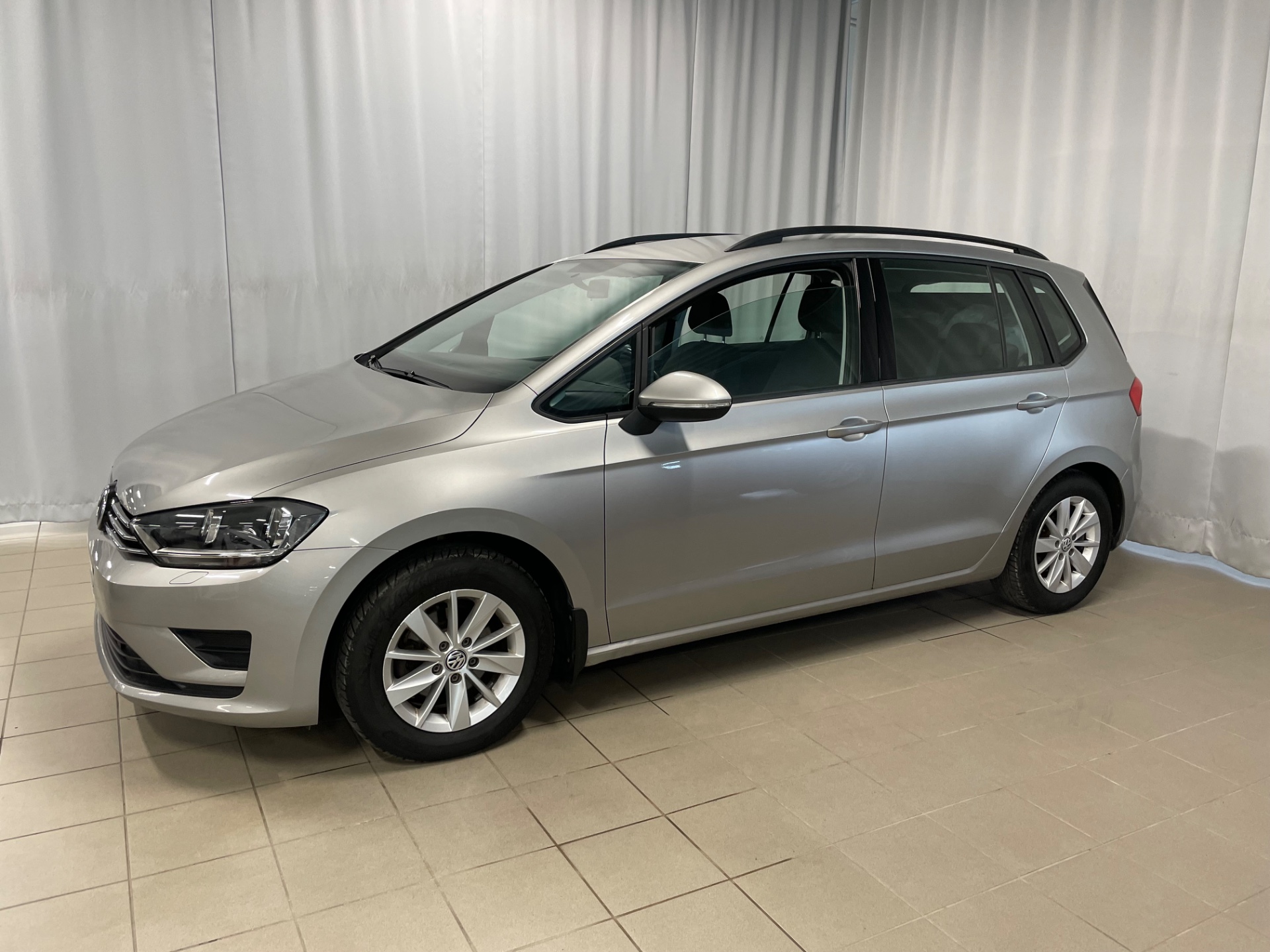 VOLKSWAGEN Golf Sportsvan Comfortline 1,2 TSI 81 kW (110 hv) DSG-automaatti / Siistikuntoinen / Jakohihna vaihdettu /