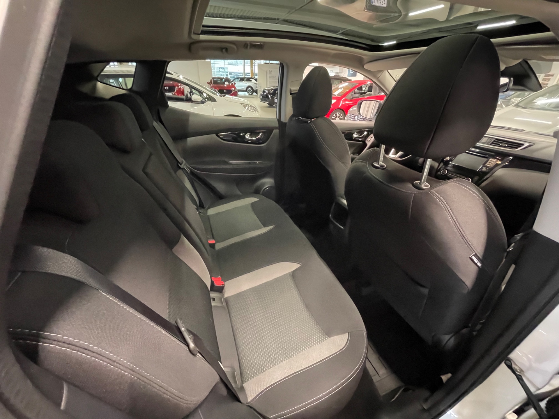 Nissan Qashqai DIG-T 160 N-Connecta 2WD DCT Roof Pack