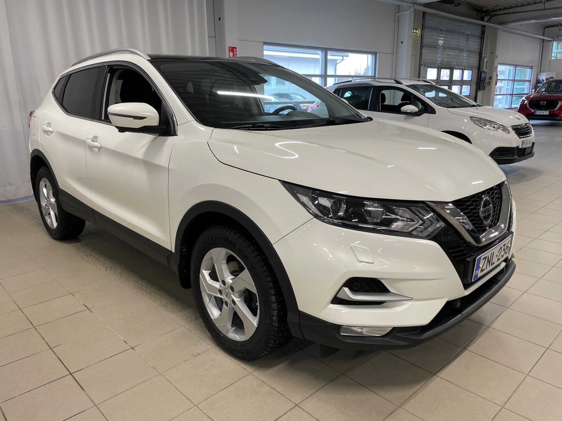 Nissan Qashqai DIG-T 160 N-Connecta 2WD DCT Roof Pack