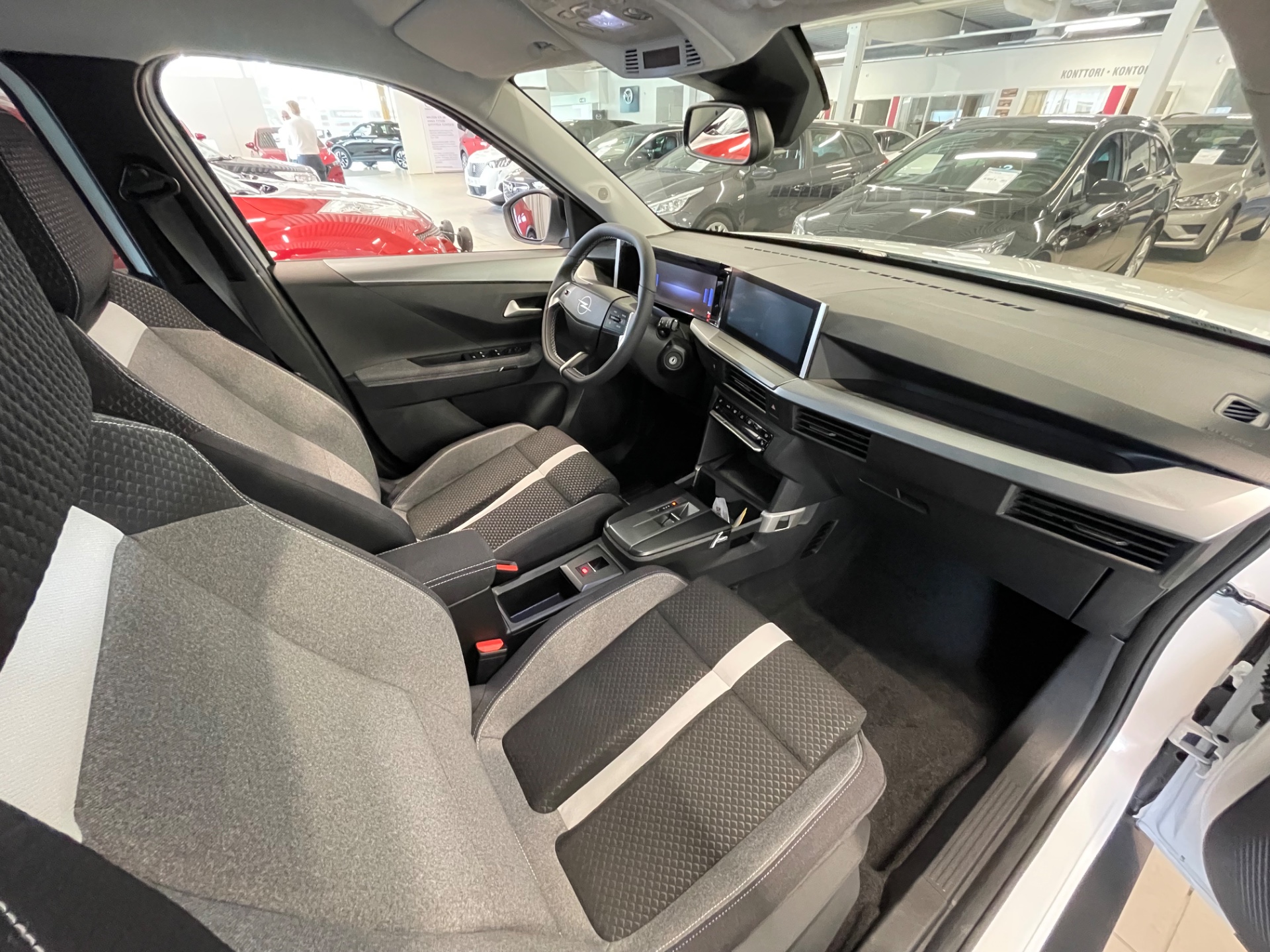 Opel Frontera GS Launch Edition Hybrid 145 Automaatti