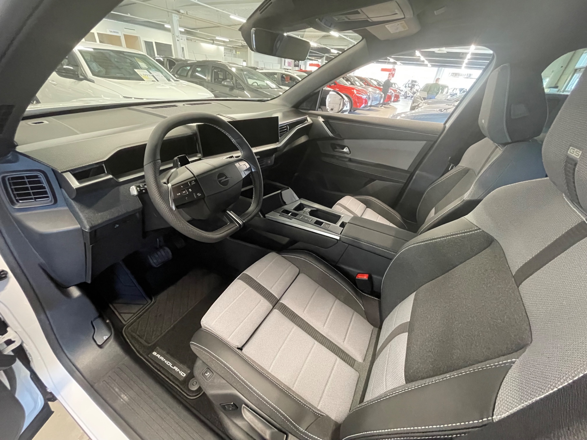 Opel Grandland 9