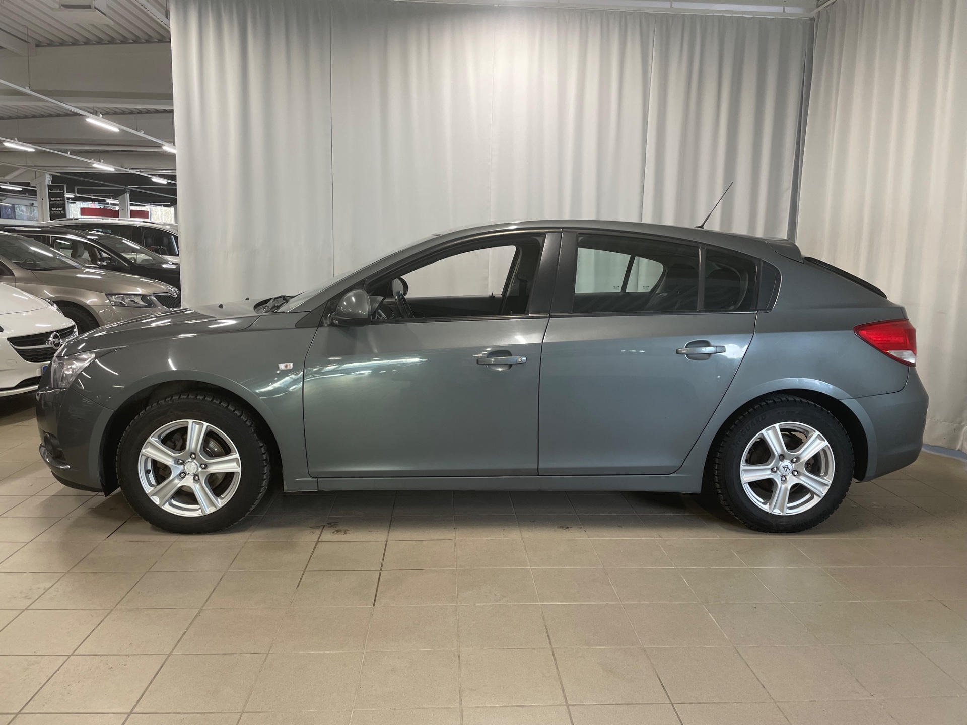 CHEVROLET Cruze 5-ov LT 1,6 91kW MT5 / Hyvin huollettu / Siisti kuntoinen