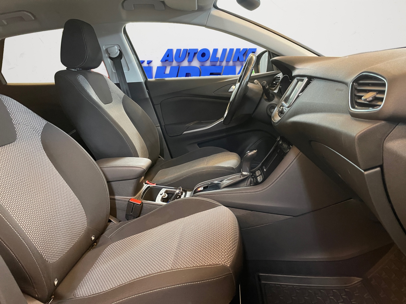 OPEL GRANDLAND X 17