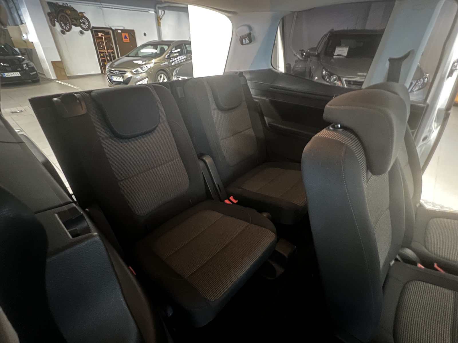 Volkswagen Sharan 9