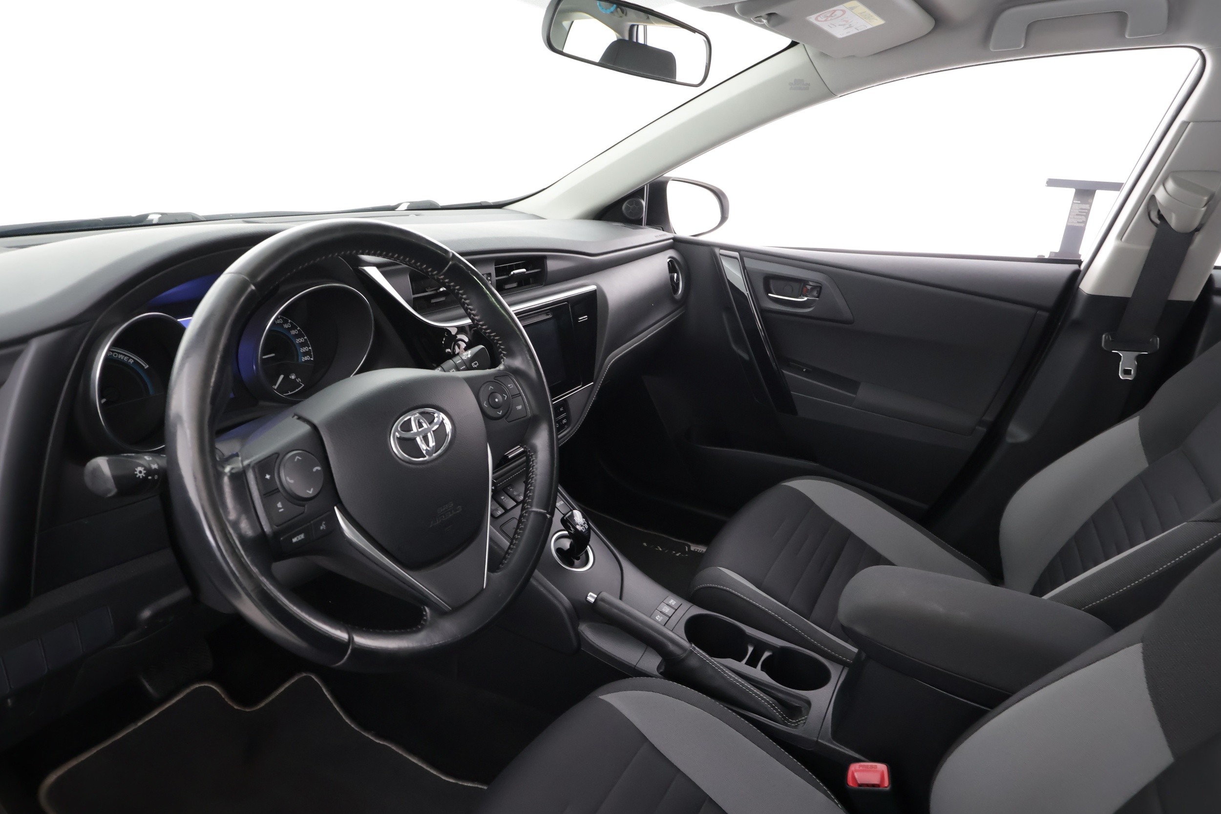 TOYOTA AURIS 2016