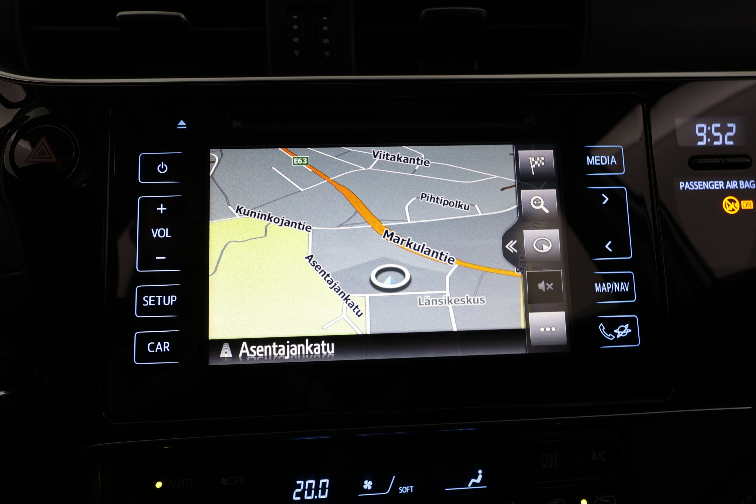 TOYOTA AURIS 2016