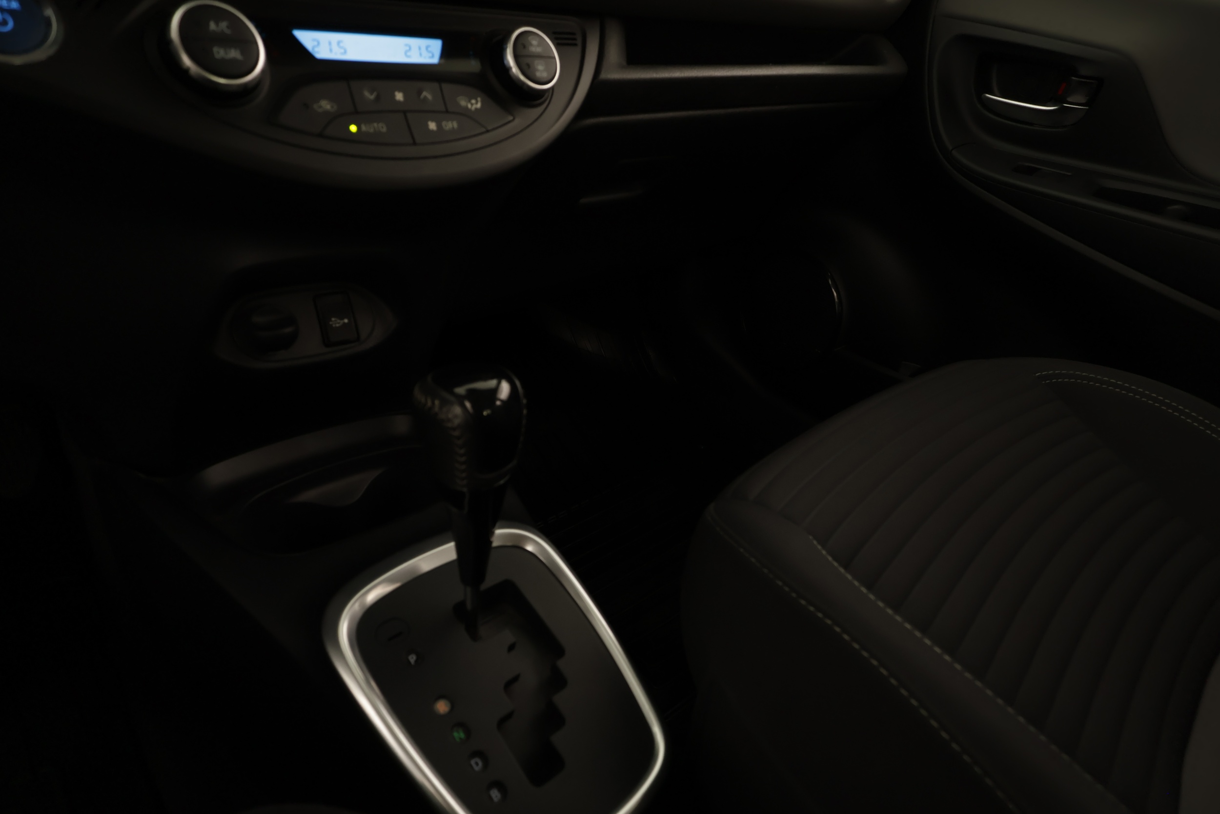 TOYOTA YARIS 2017