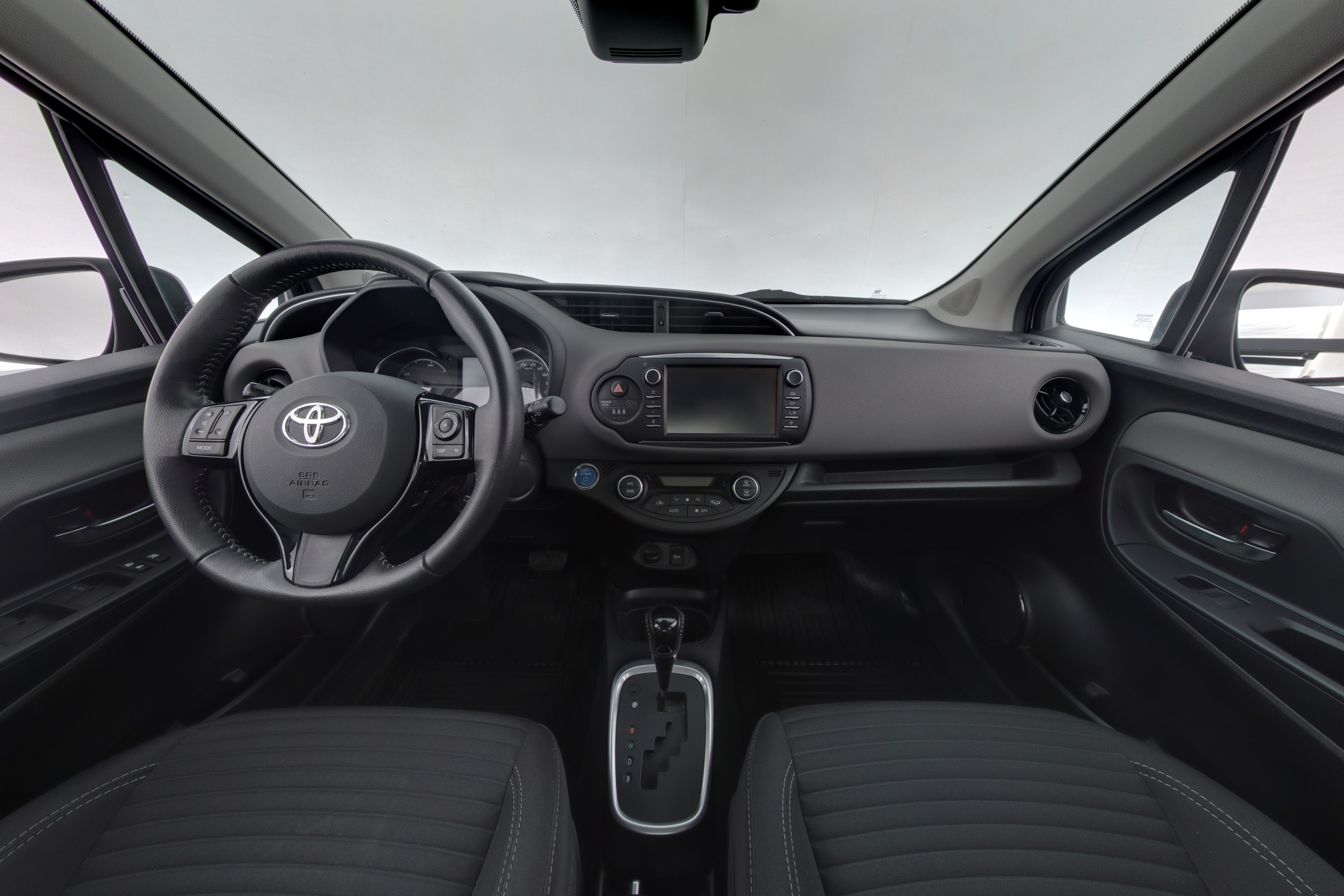 TOYOTA YARIS 2017