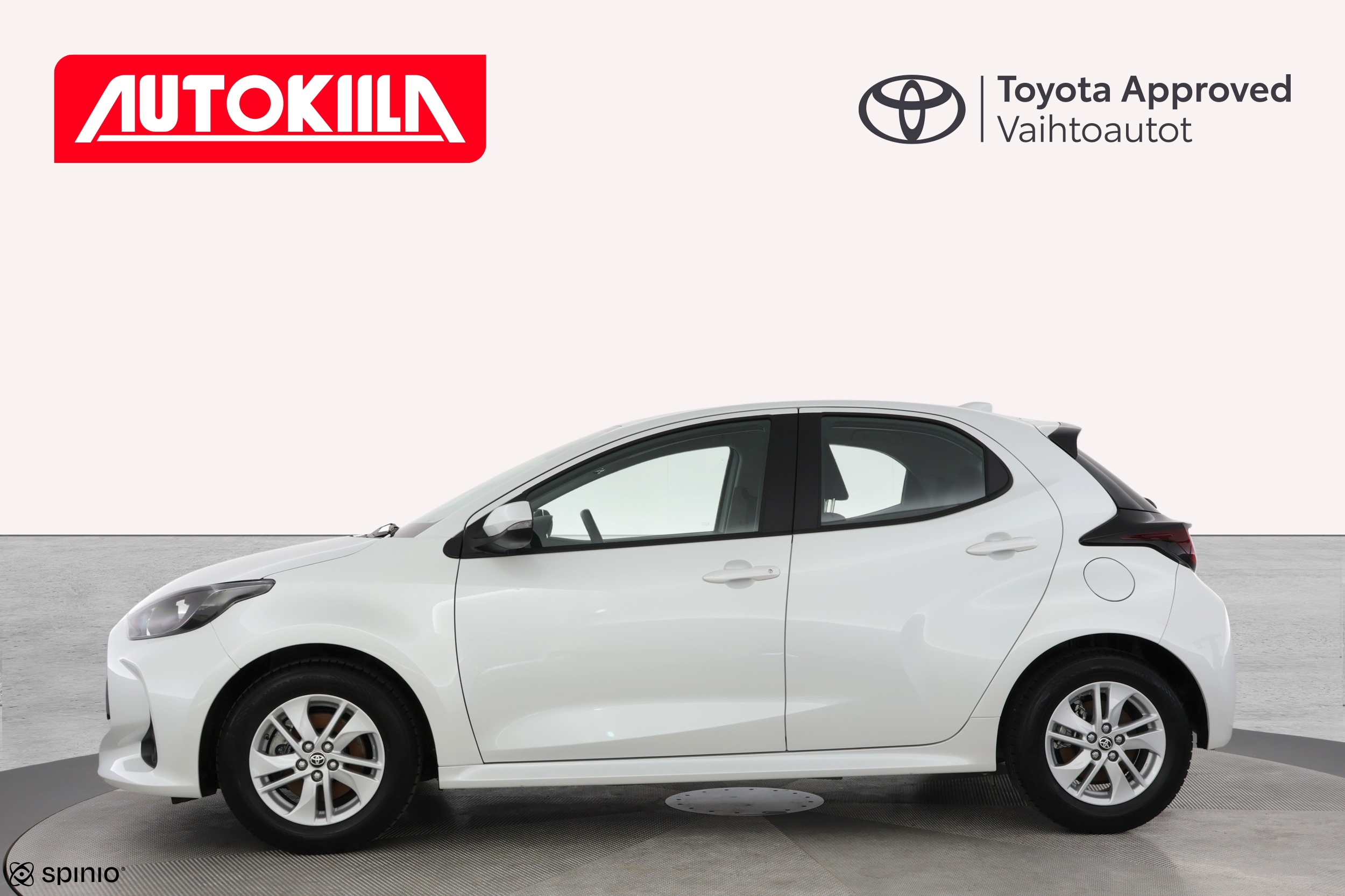 TOYOTA YARIS 2024