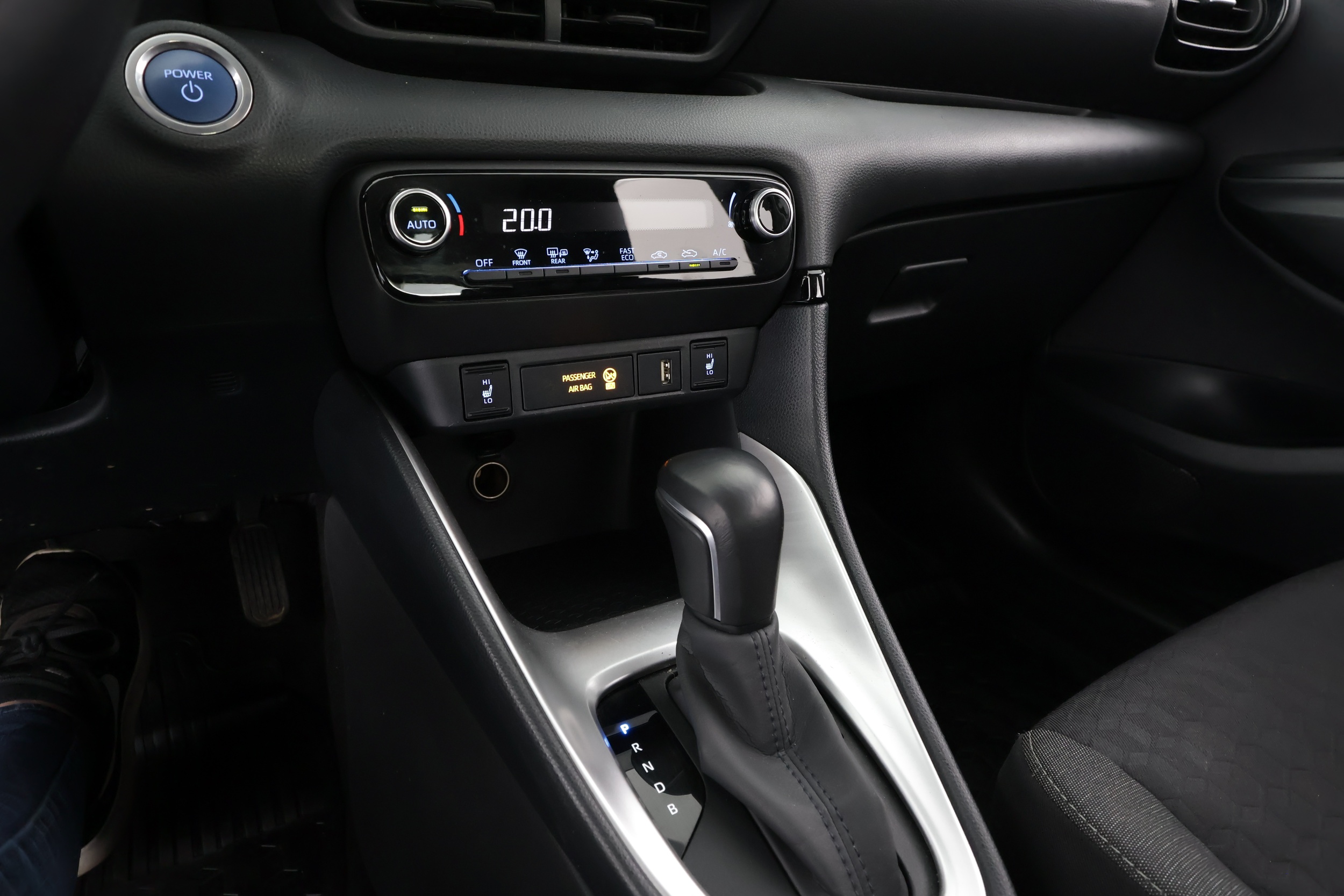 TOYOTA YARIS 2024