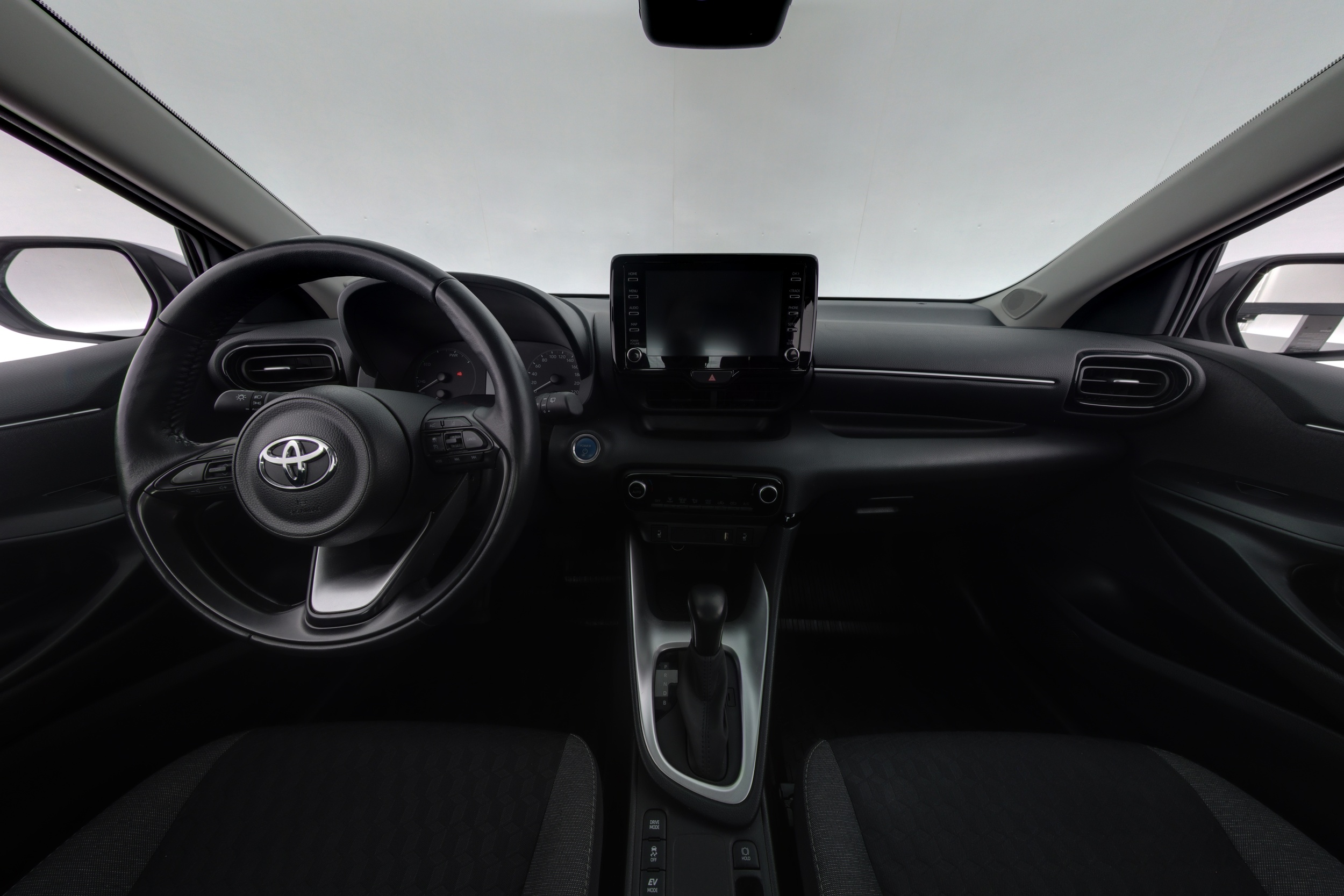 TOYOTA YARIS 2024