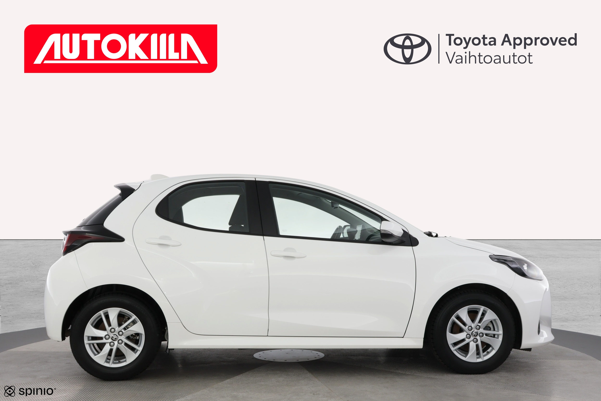 TOYOTA YARIS 2024