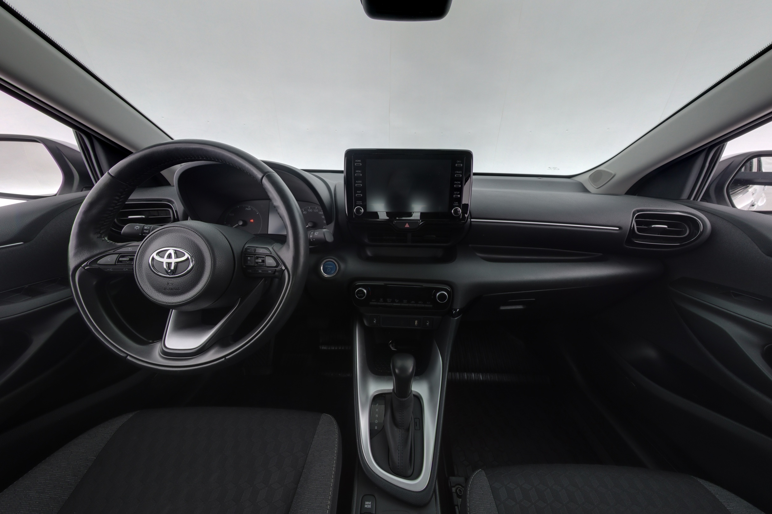 TOYOTA YARIS 2024