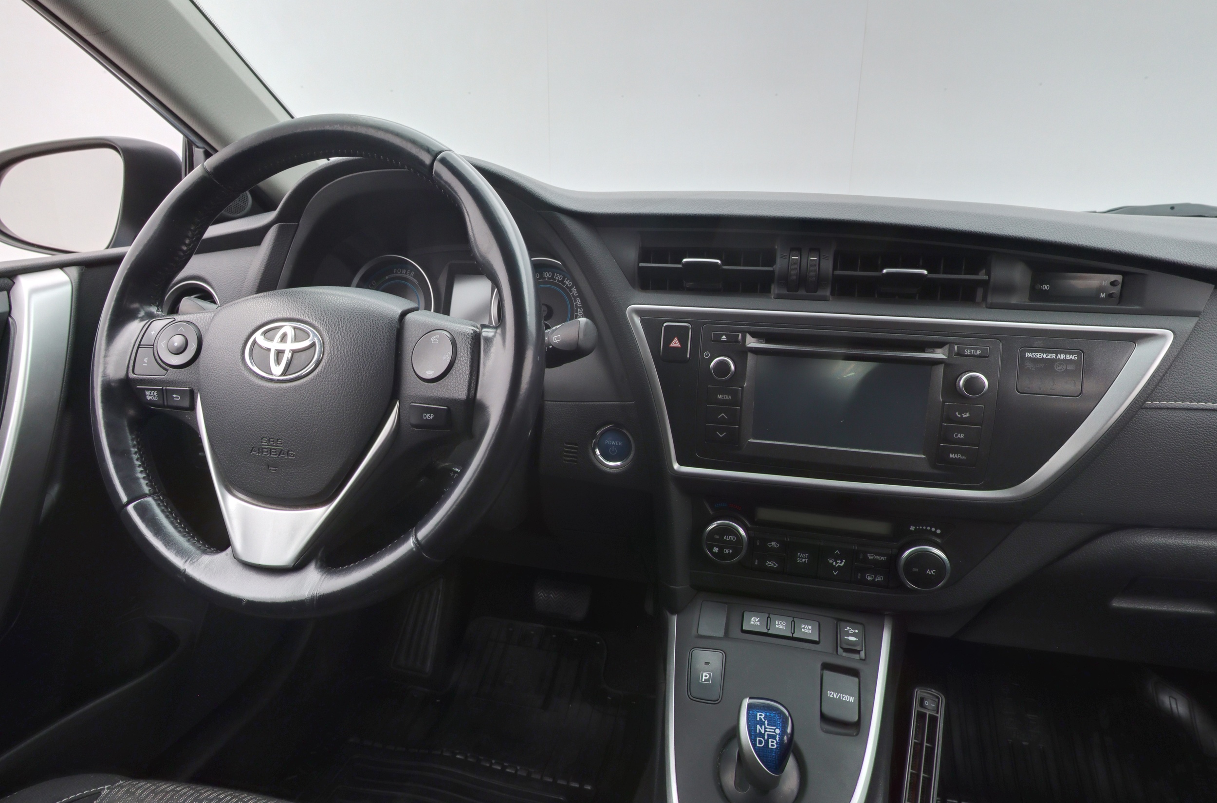 TOYOTA AURIS 2015