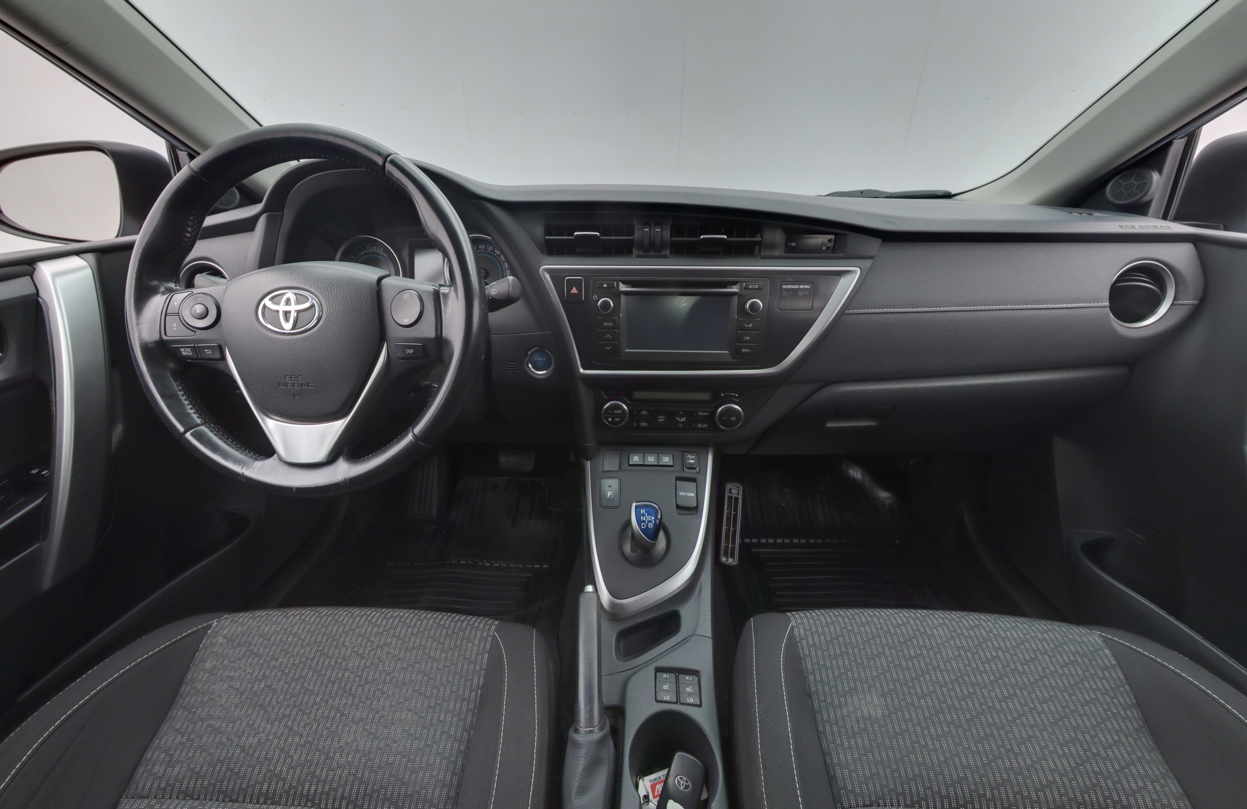 TOYOTA AURIS 2015