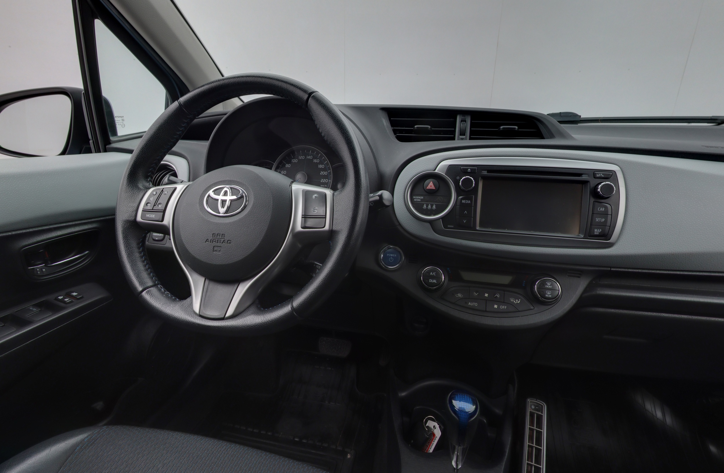 TOYOTA YARIS 2013