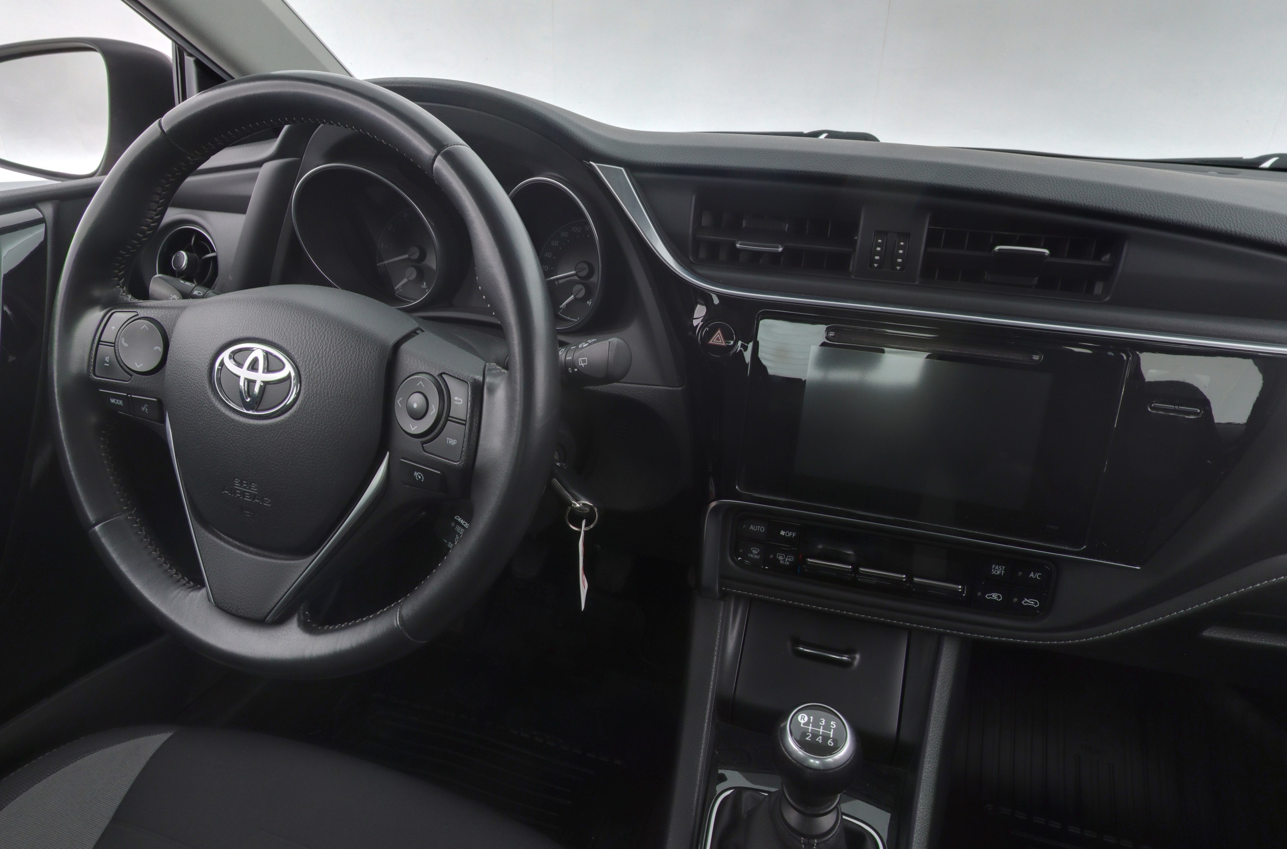 TOYOTA AURIS 2015