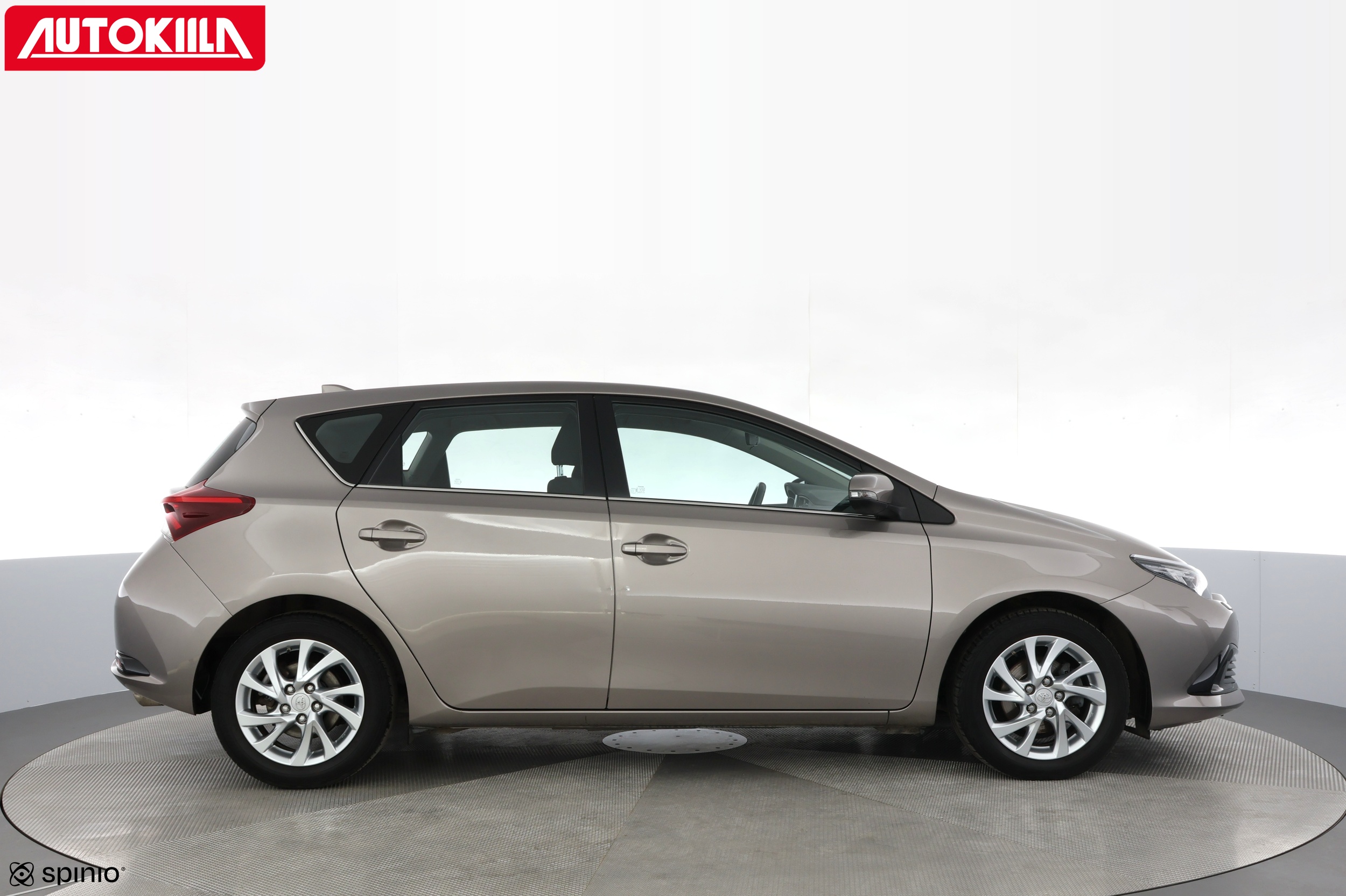 TOYOTA AURIS 2015