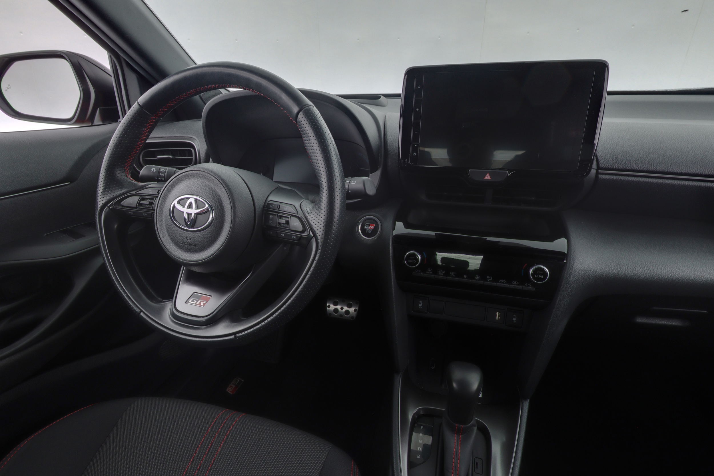 TOYOTA Yaris Cross 2024