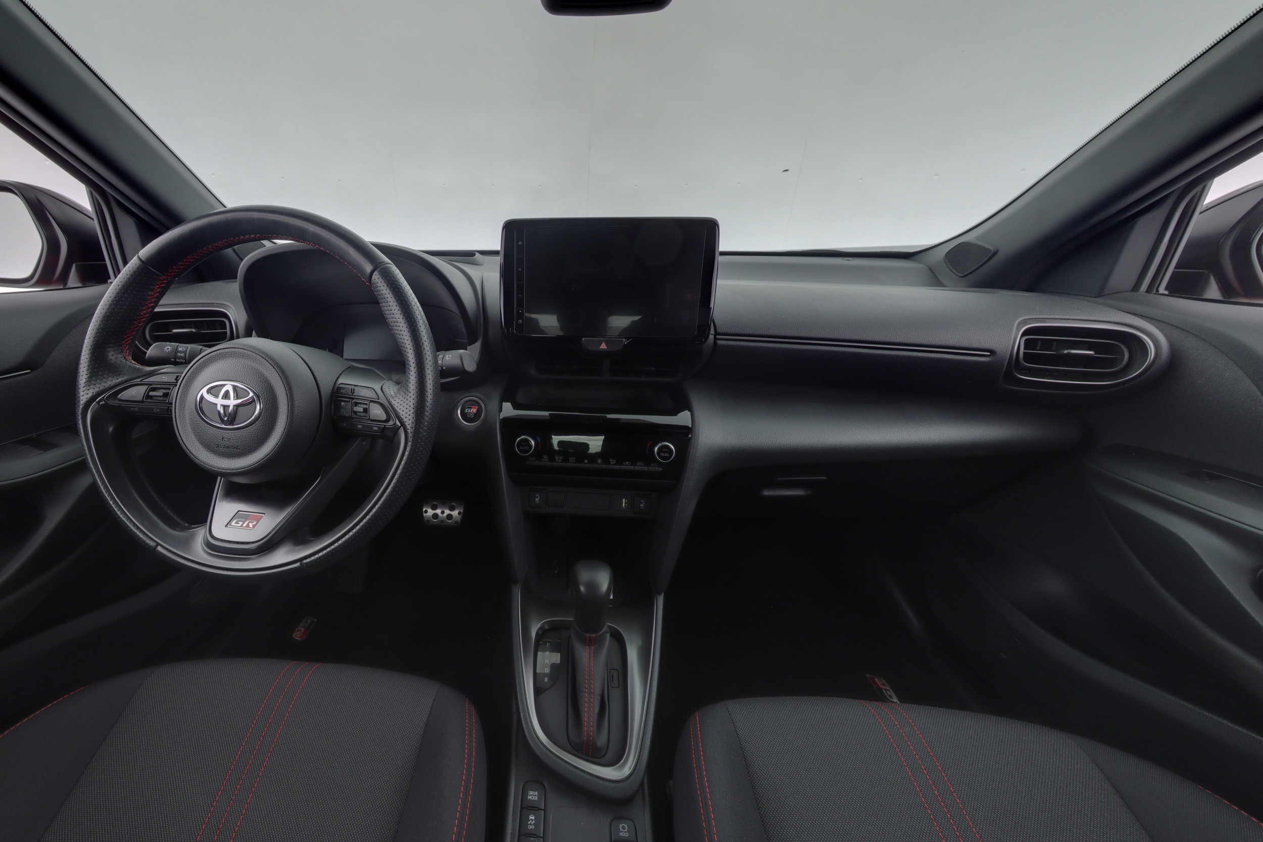 TOYOTA Yaris Cross 2024