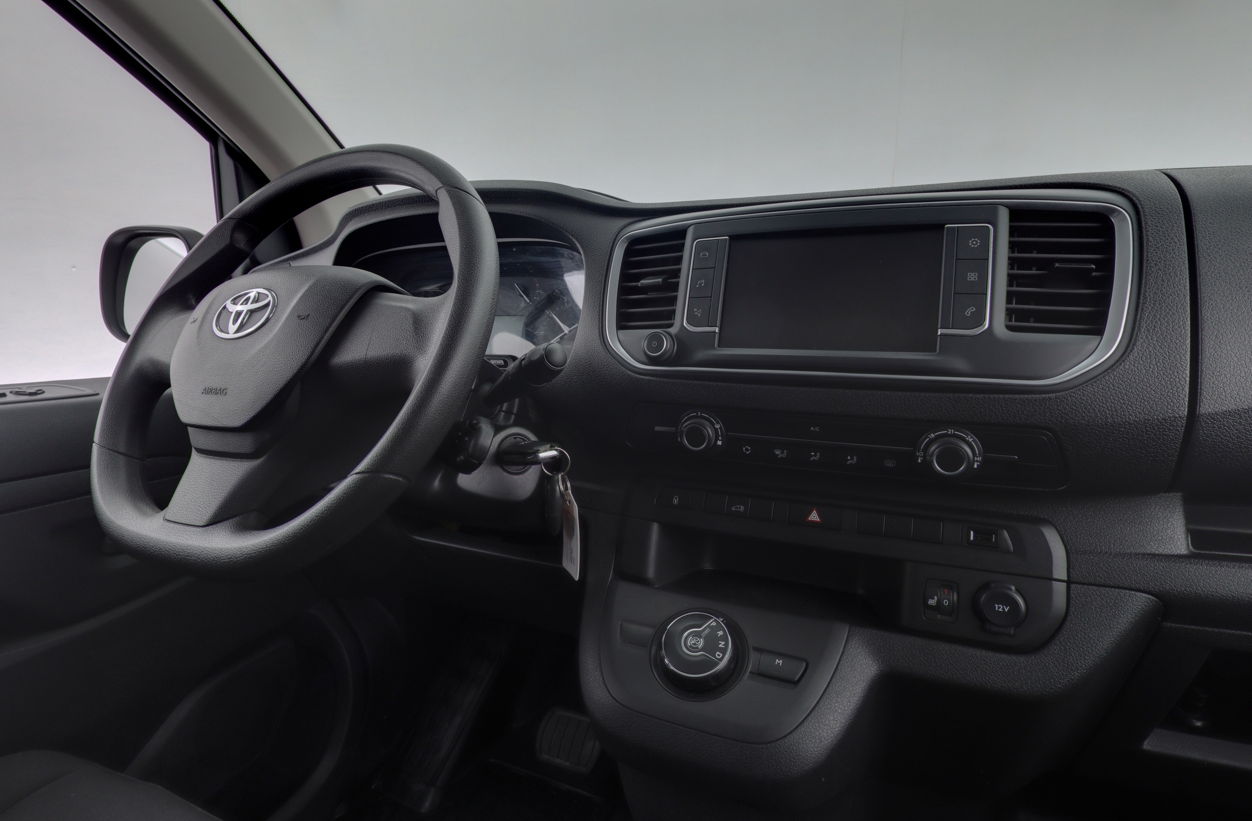 TOYOTA Proace 2023