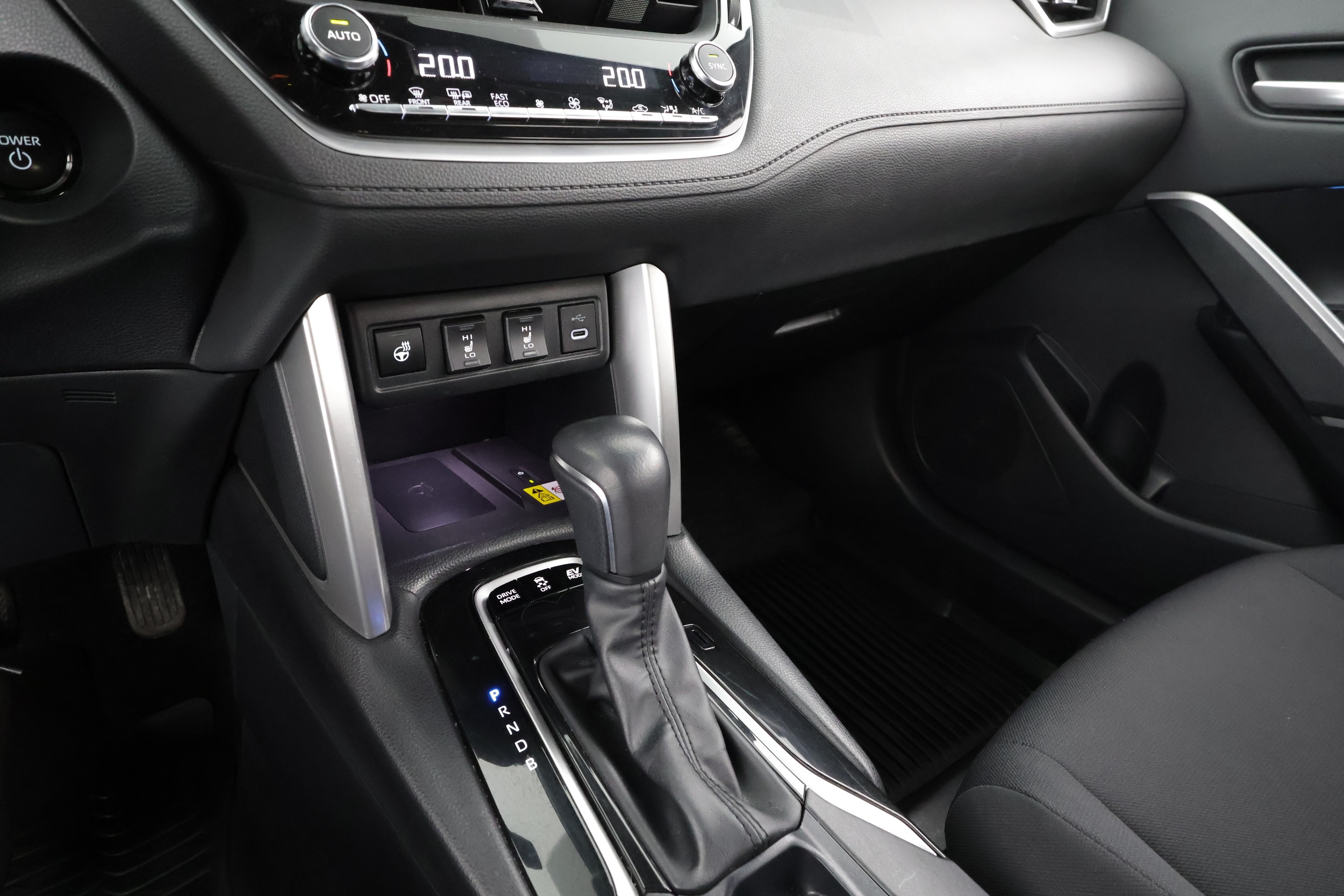 TOYOTA Corolla Cross 2024