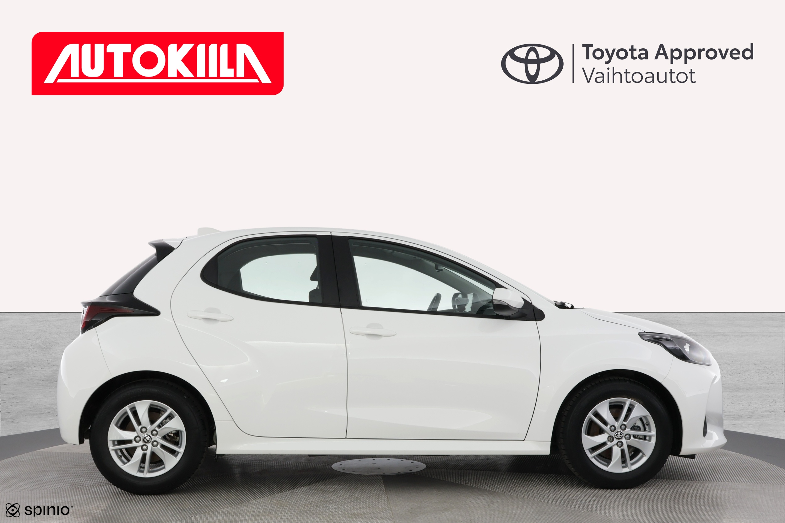 TOYOTA YARIS 2024
