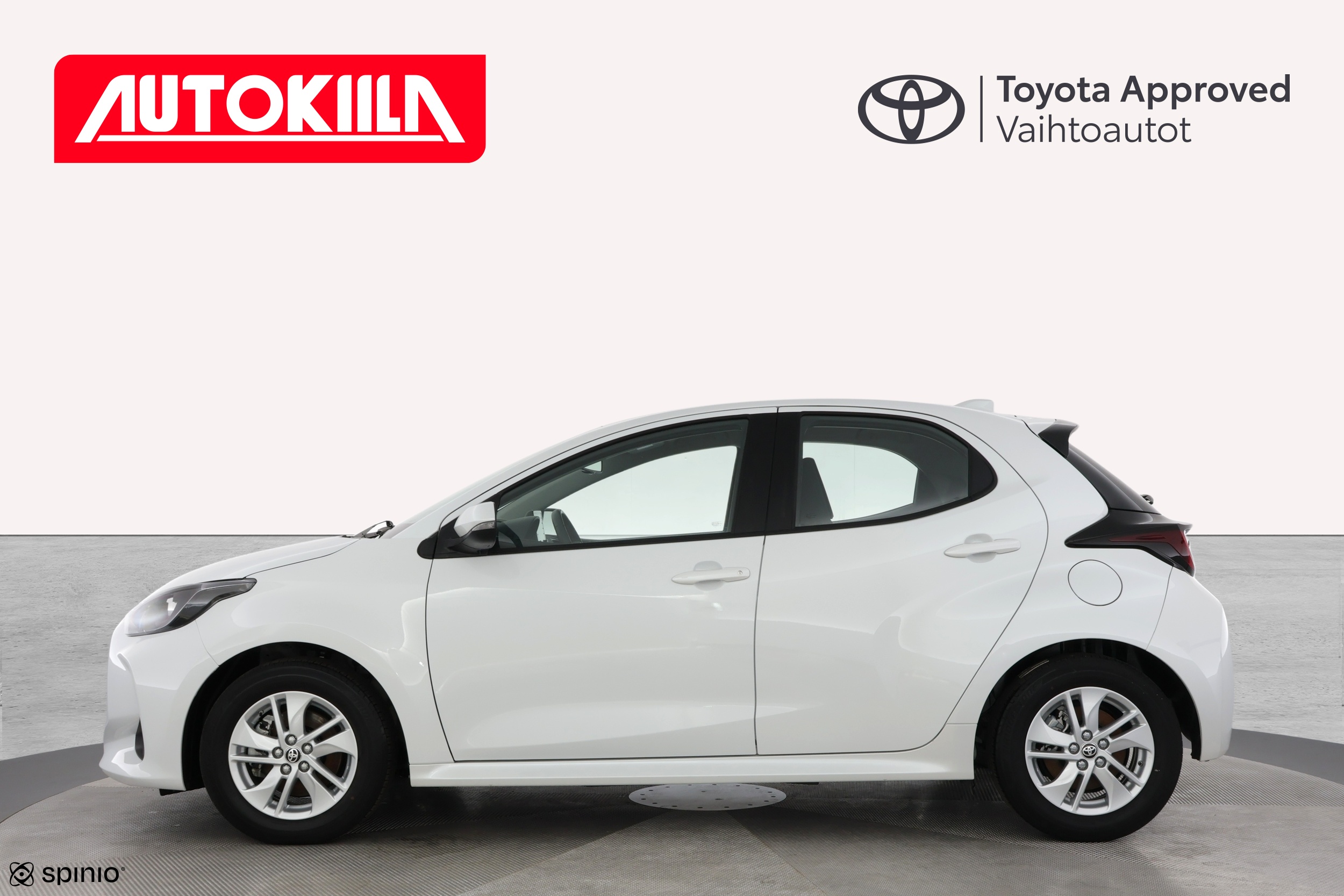 TOYOTA YARIS 2024