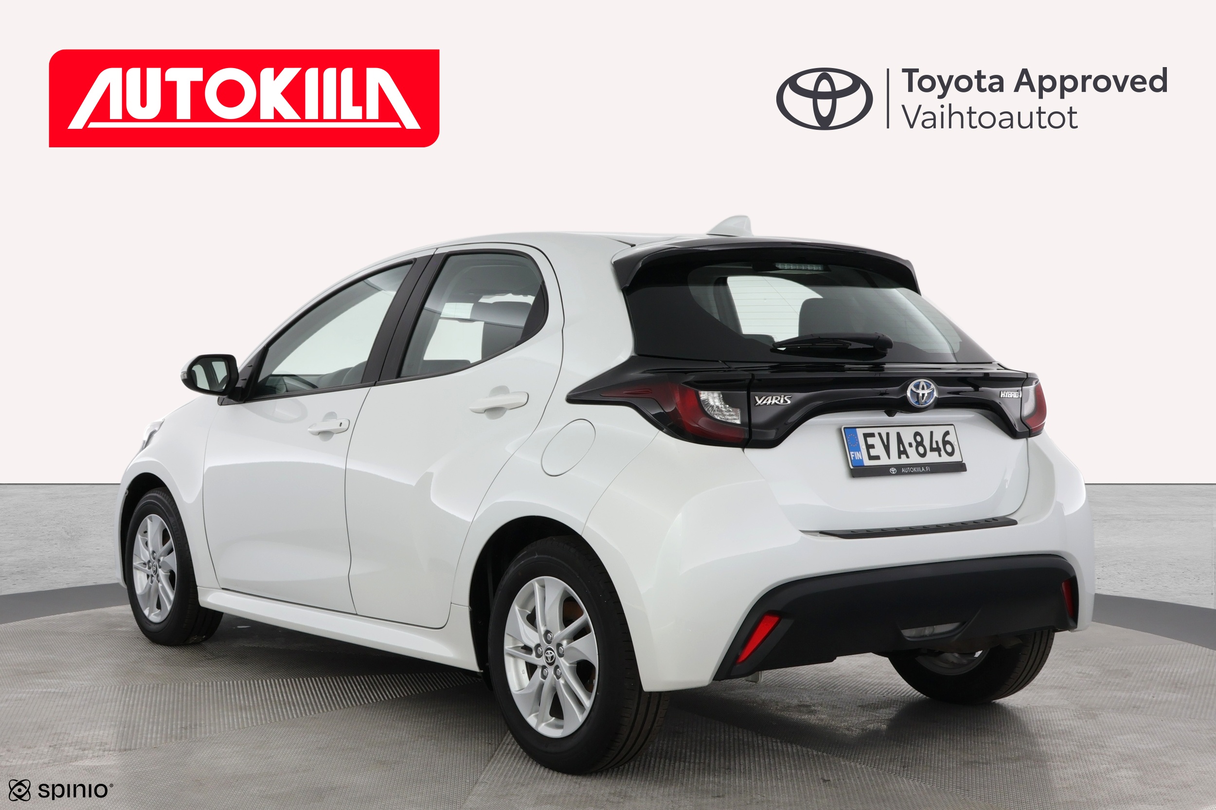 TOYOTA YARIS 2024