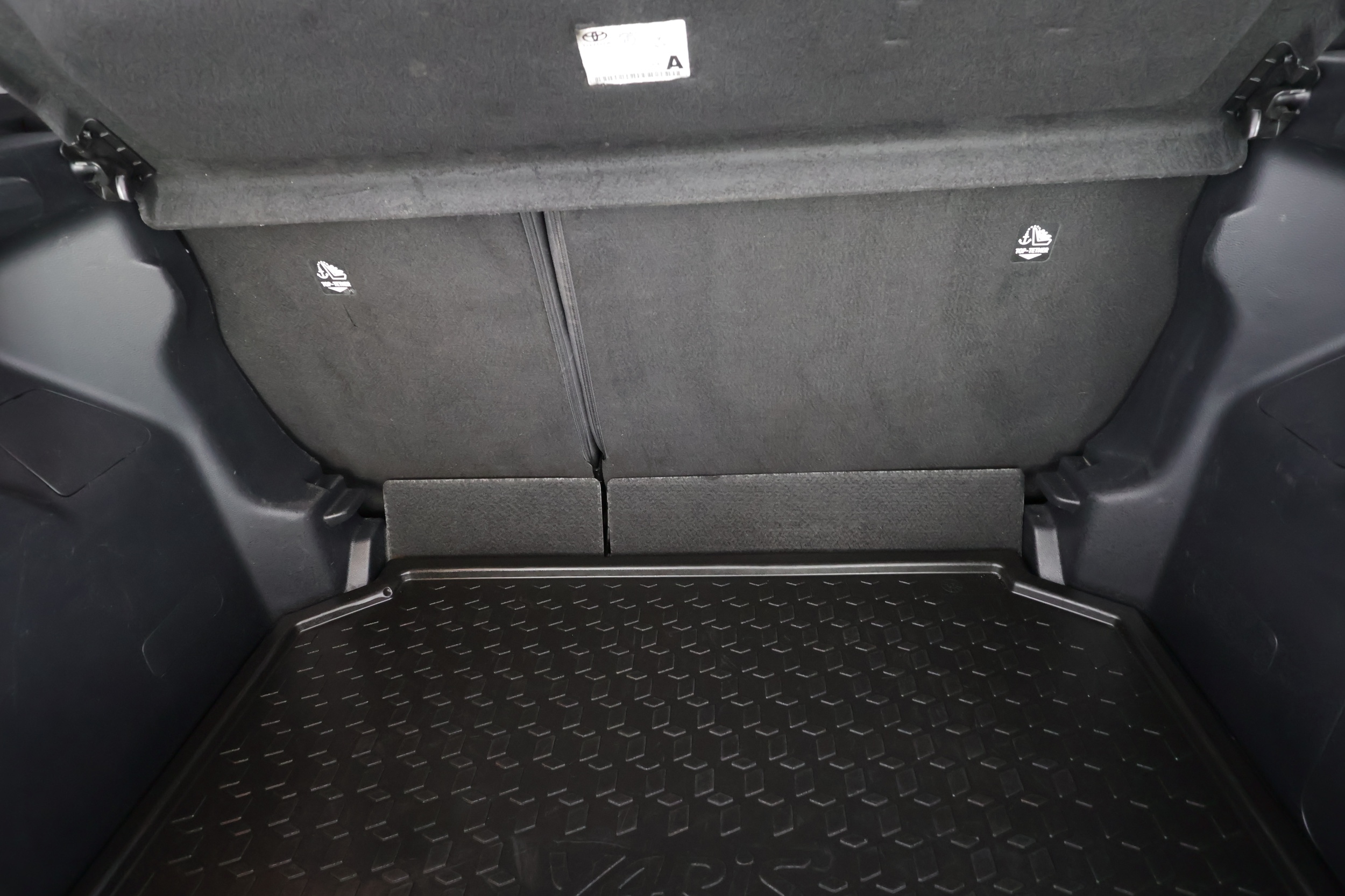 TOYOTA YARIS 2024