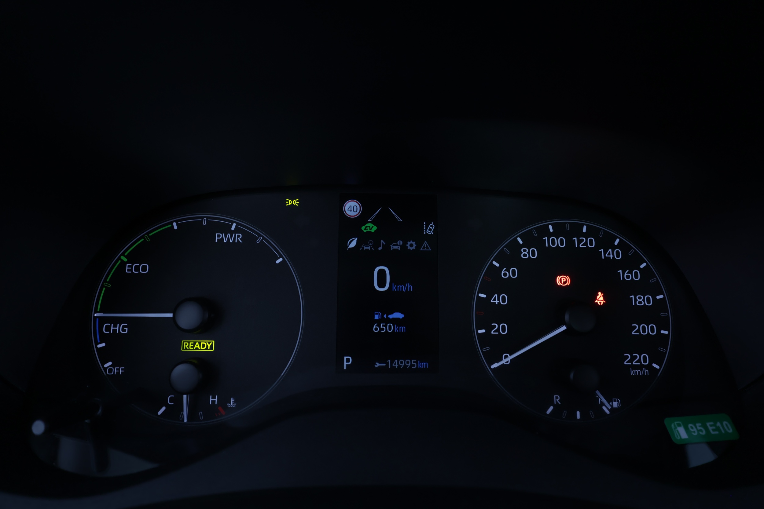 TOYOTA YARIS 2024