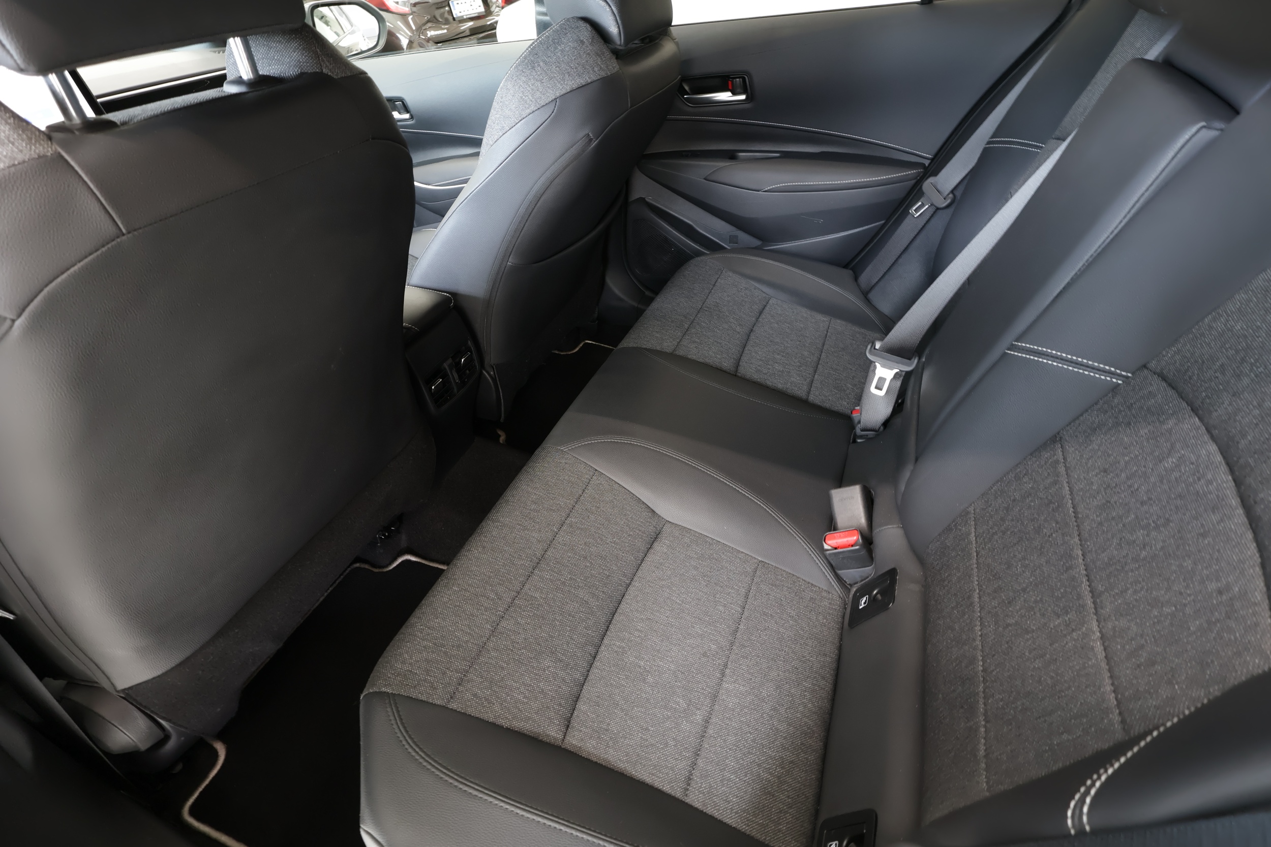 TOYOTA COROLLA 2024